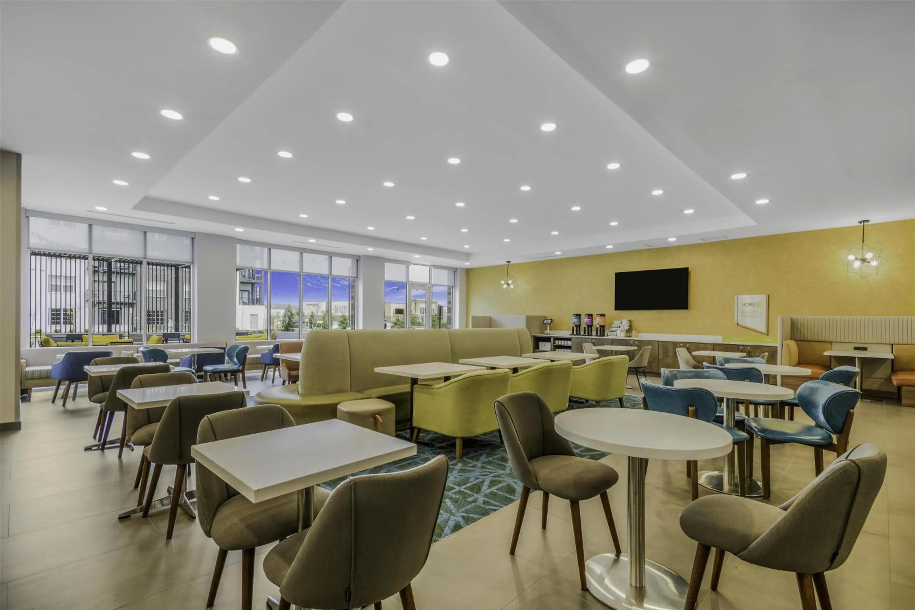 Lobby or reception in Home2 Suites By Hilton Cincinnati Midtown Oakley