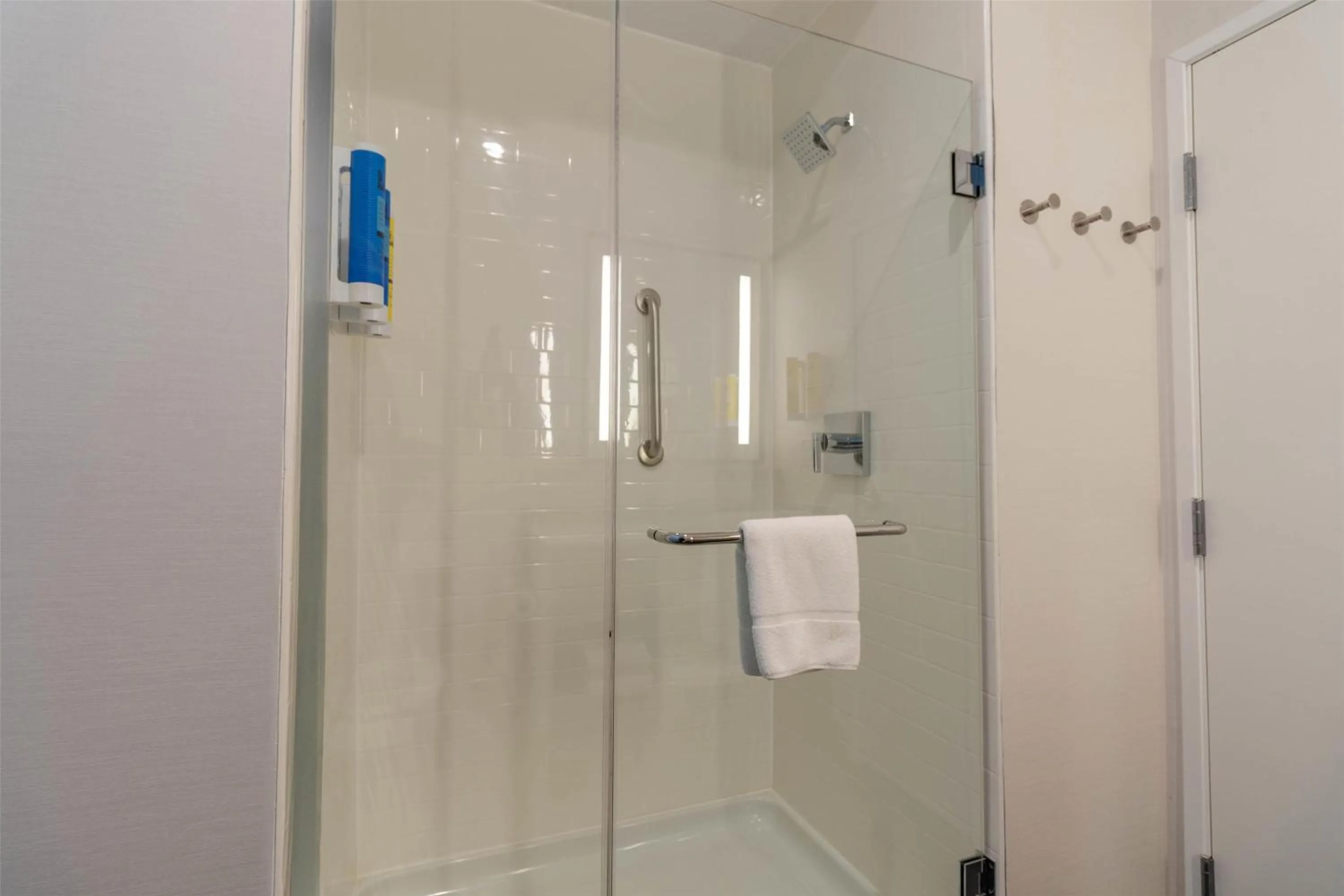 Bathroom in Tru By Hilton Mckinney