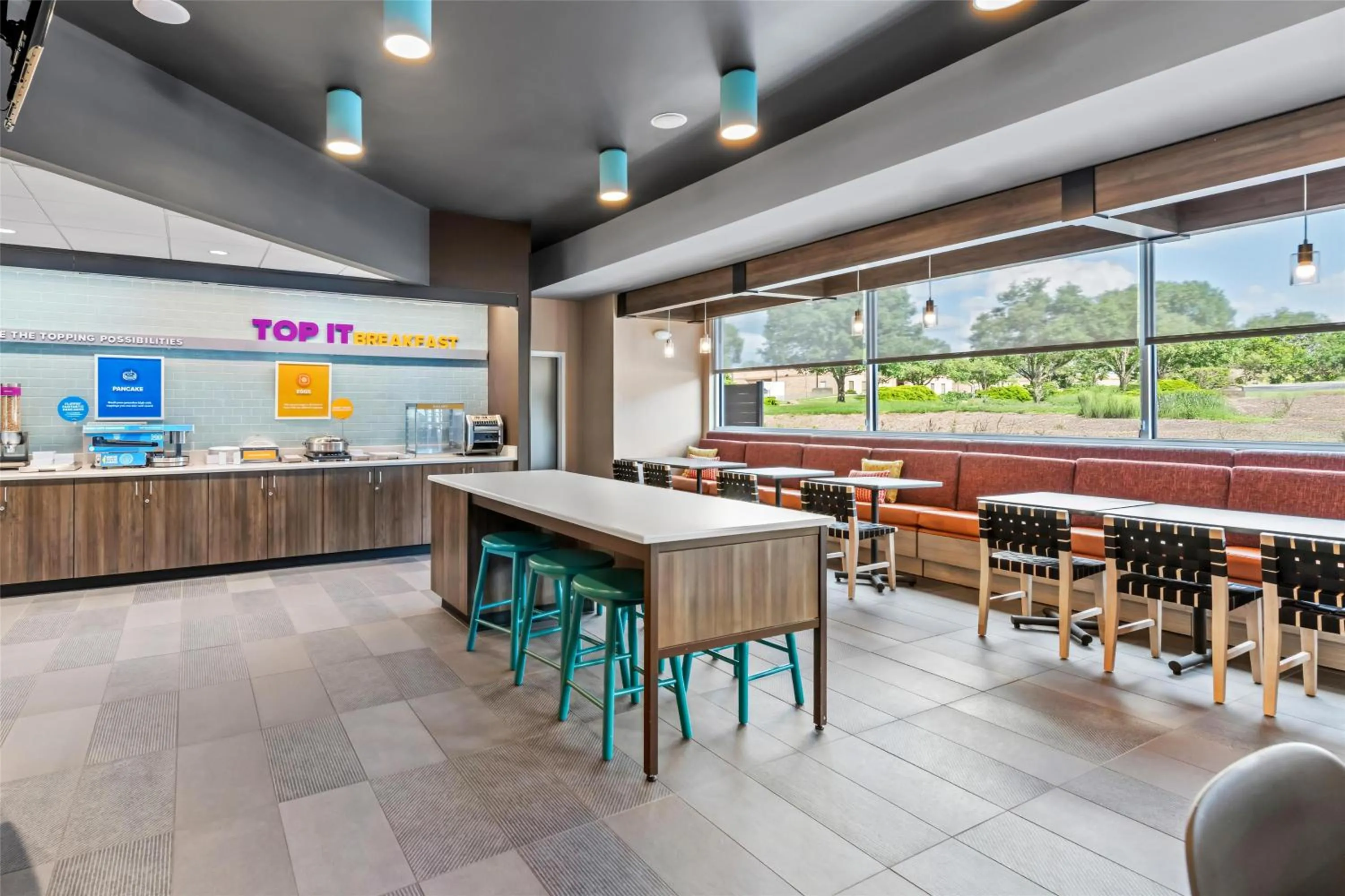 Breakfast in Tru By Hilton Kansas City Airport