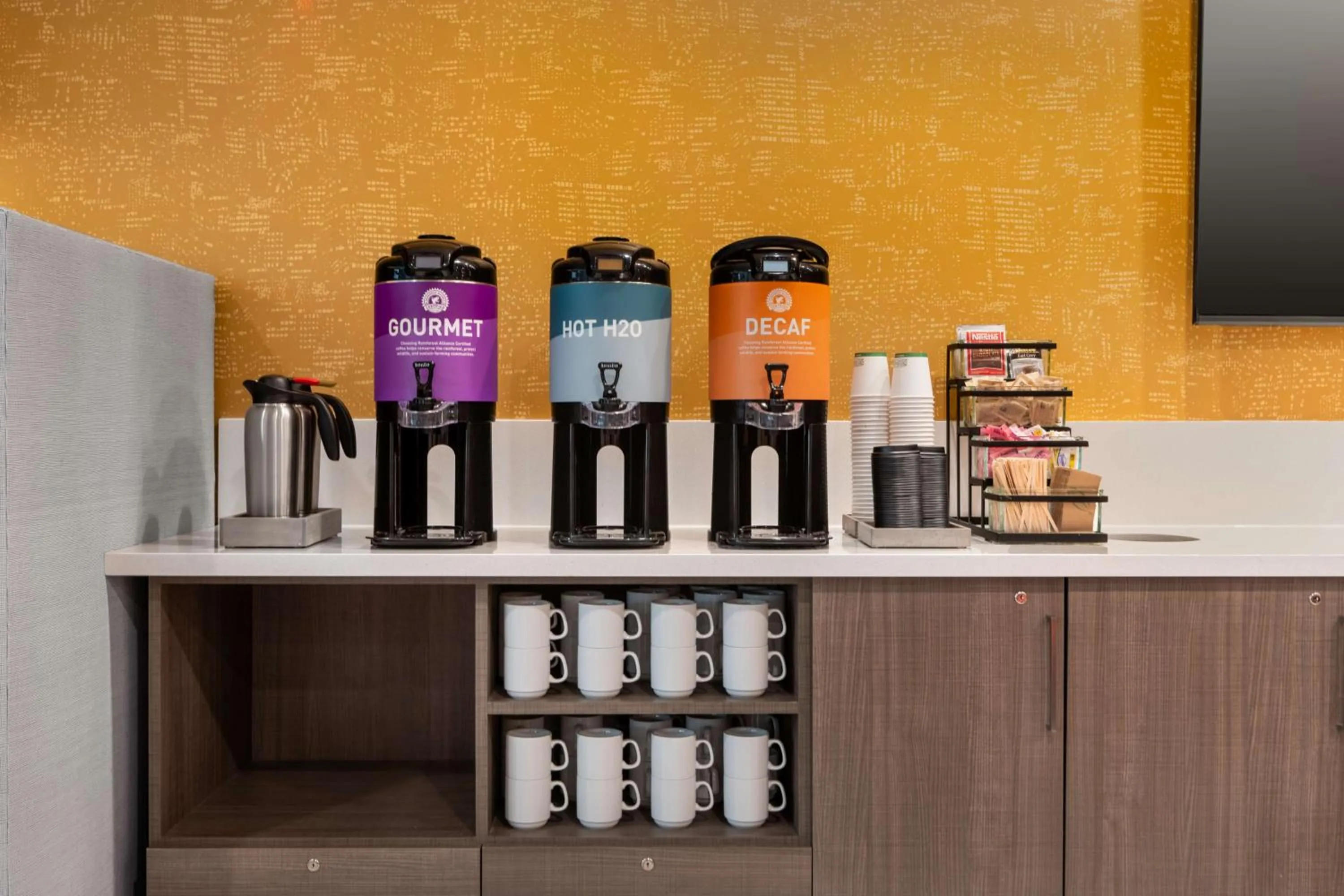 Dining area in Home2 Suites By Hilton Troy, Al