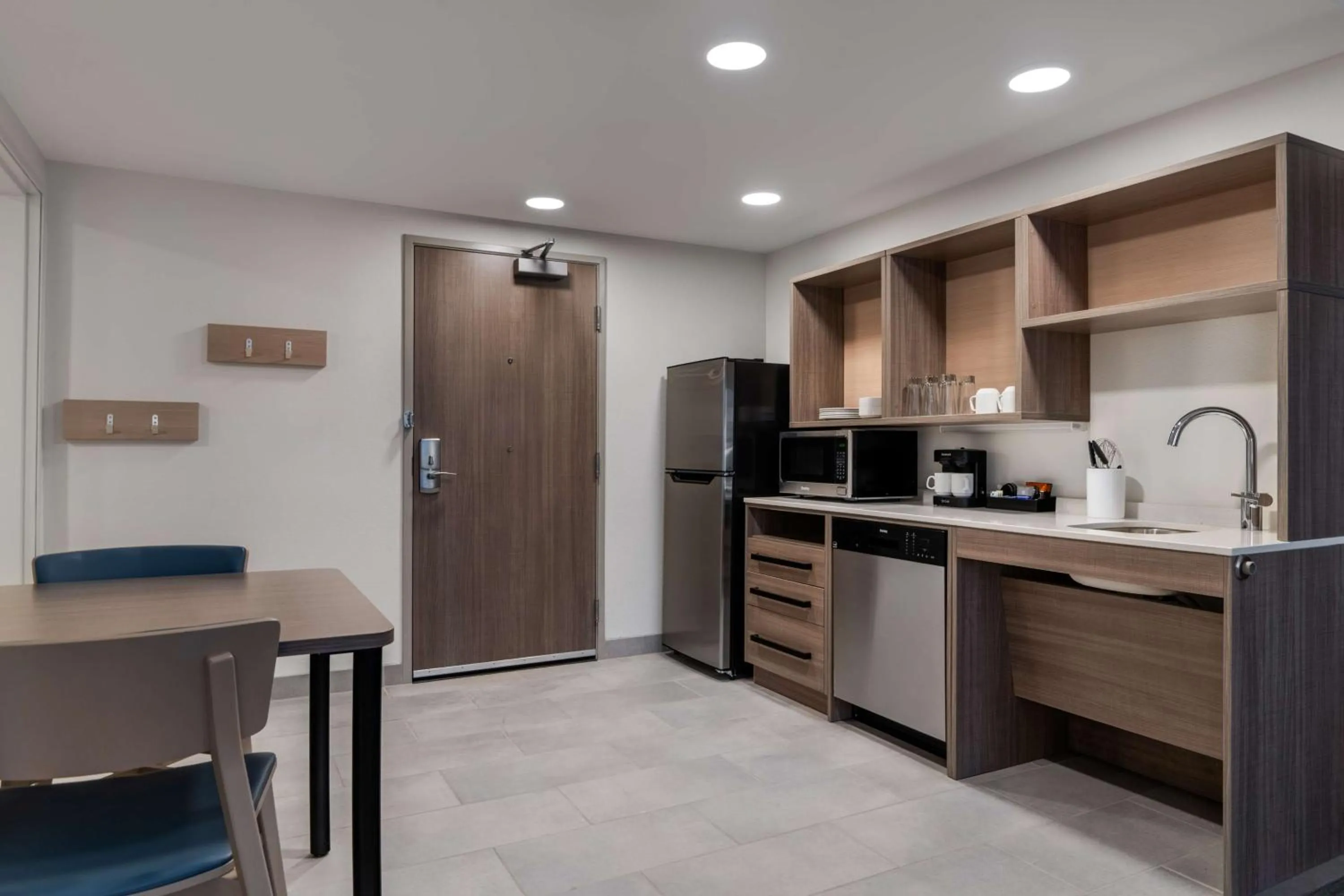 Kitchen or kitchenette in Home2 Suites By Hilton Troy, Al