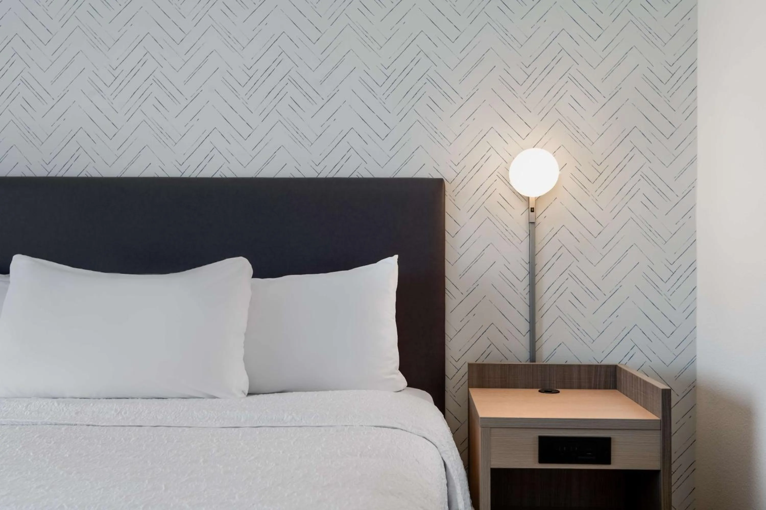 Bed in Home2 Suites By Hilton Troy, Al