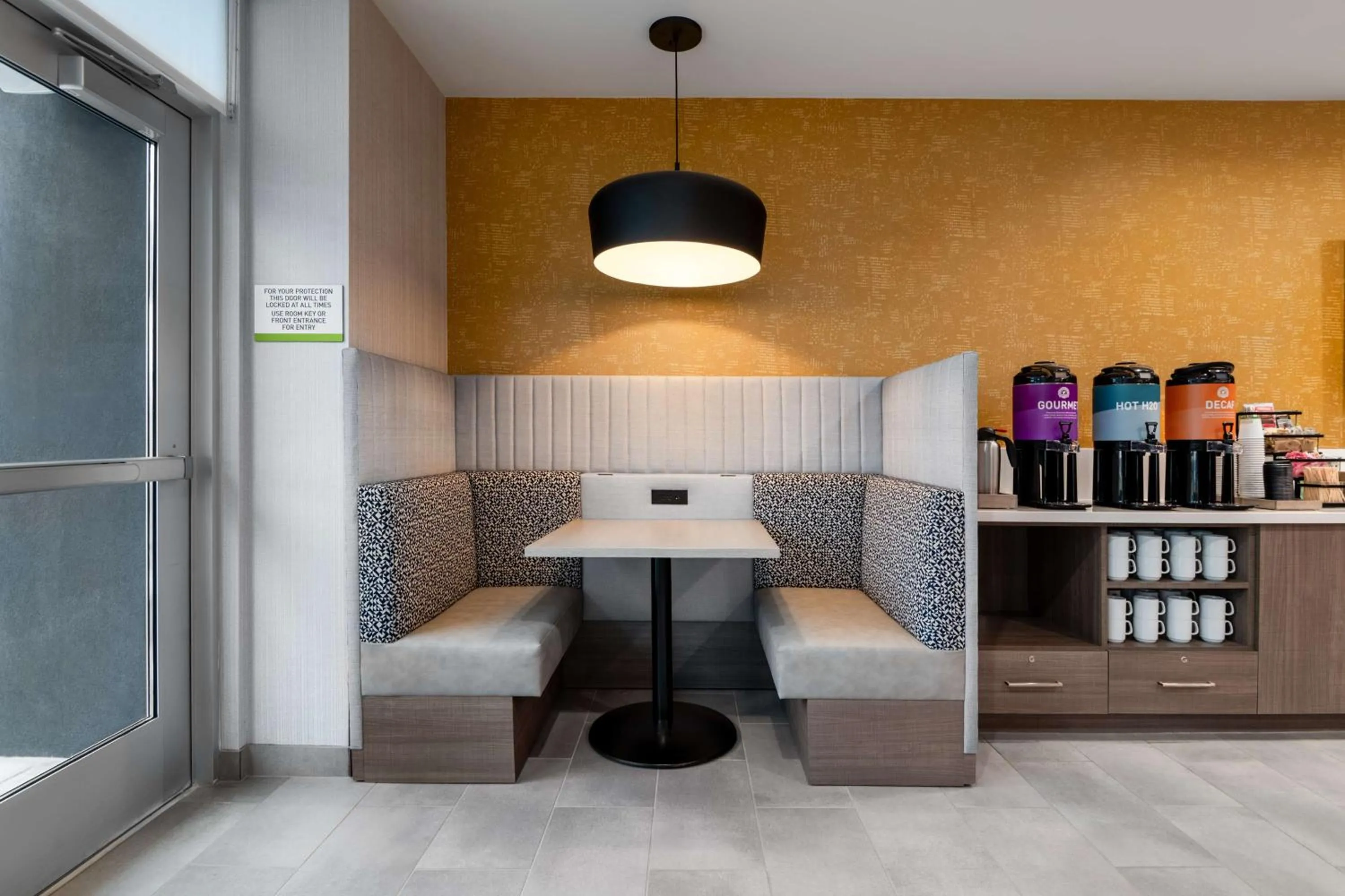 Breakfast in Home2 Suites By Hilton Troy, Al