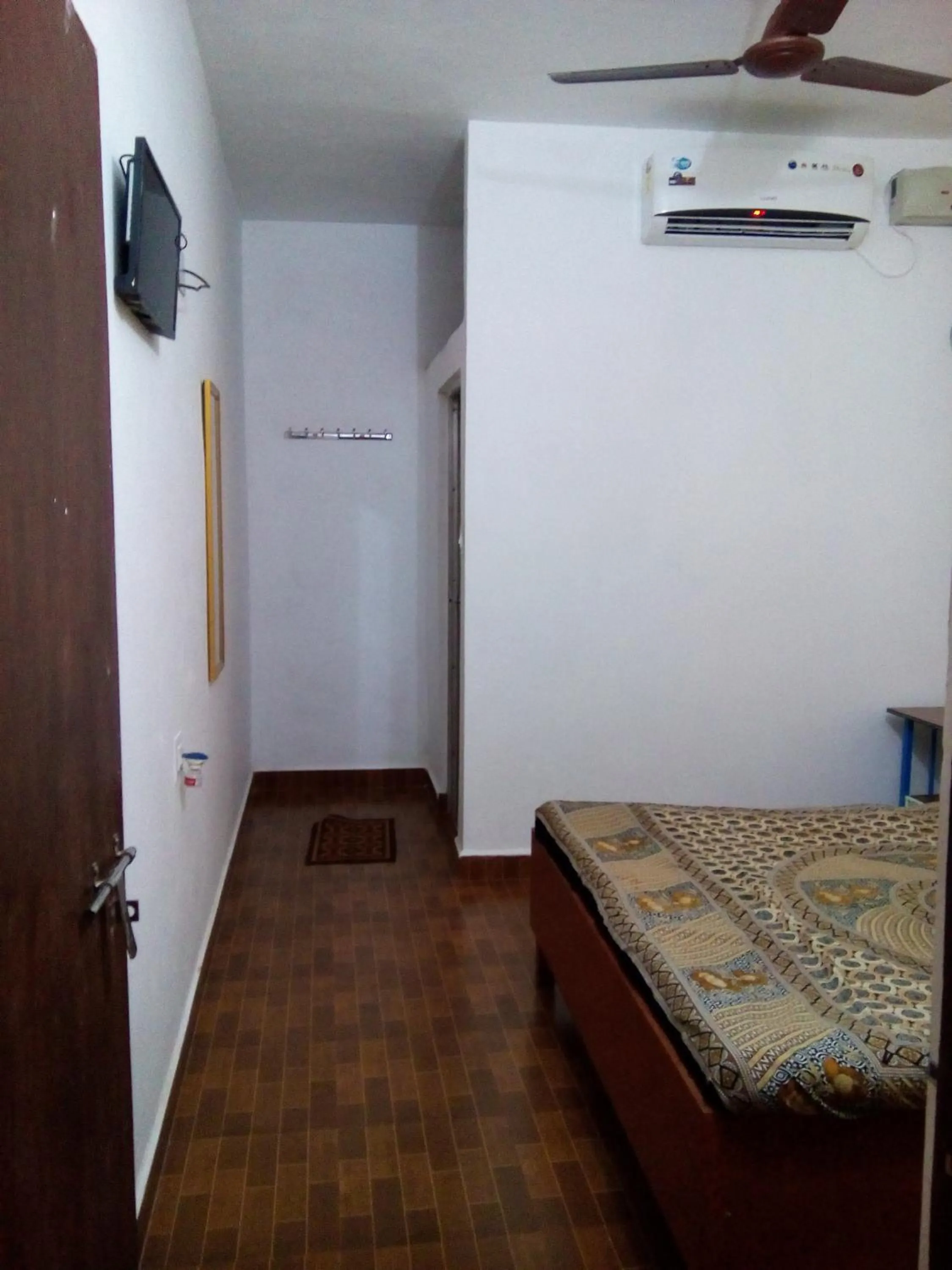 Decorative detail, Bed in Adilson Guest House