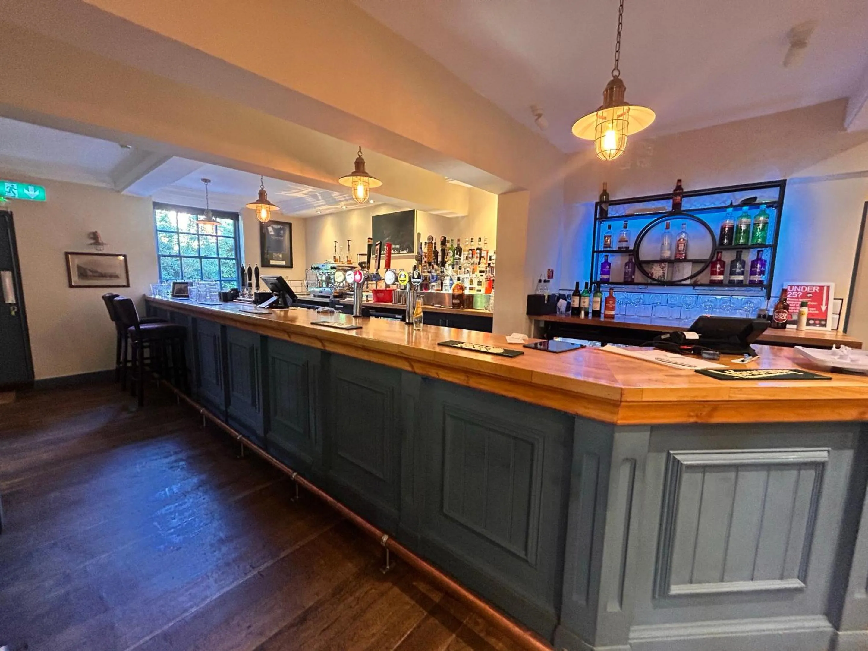 Lounge or bar in OYO Blenheim House