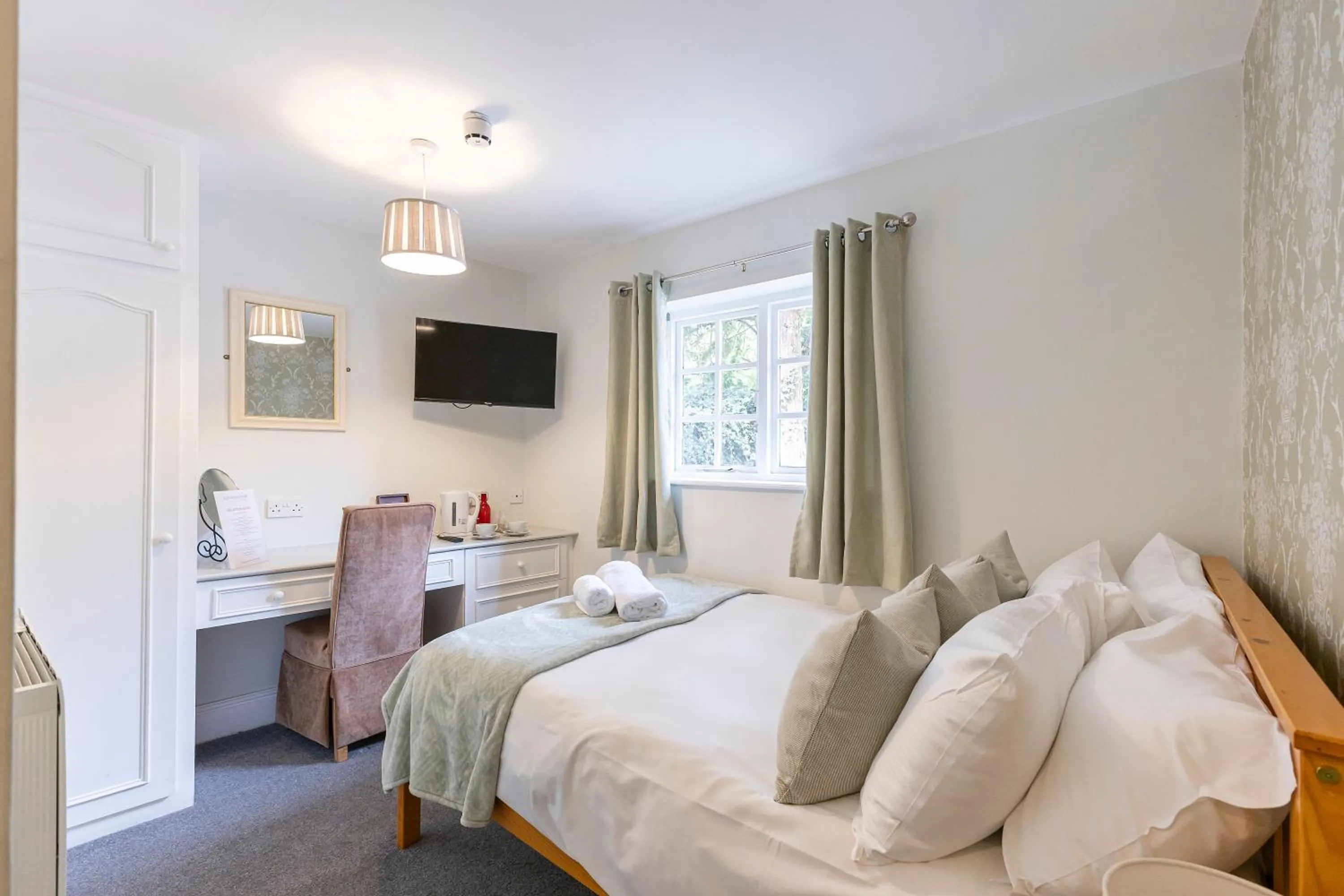 Bedroom, Bed in OYO Blenheim House