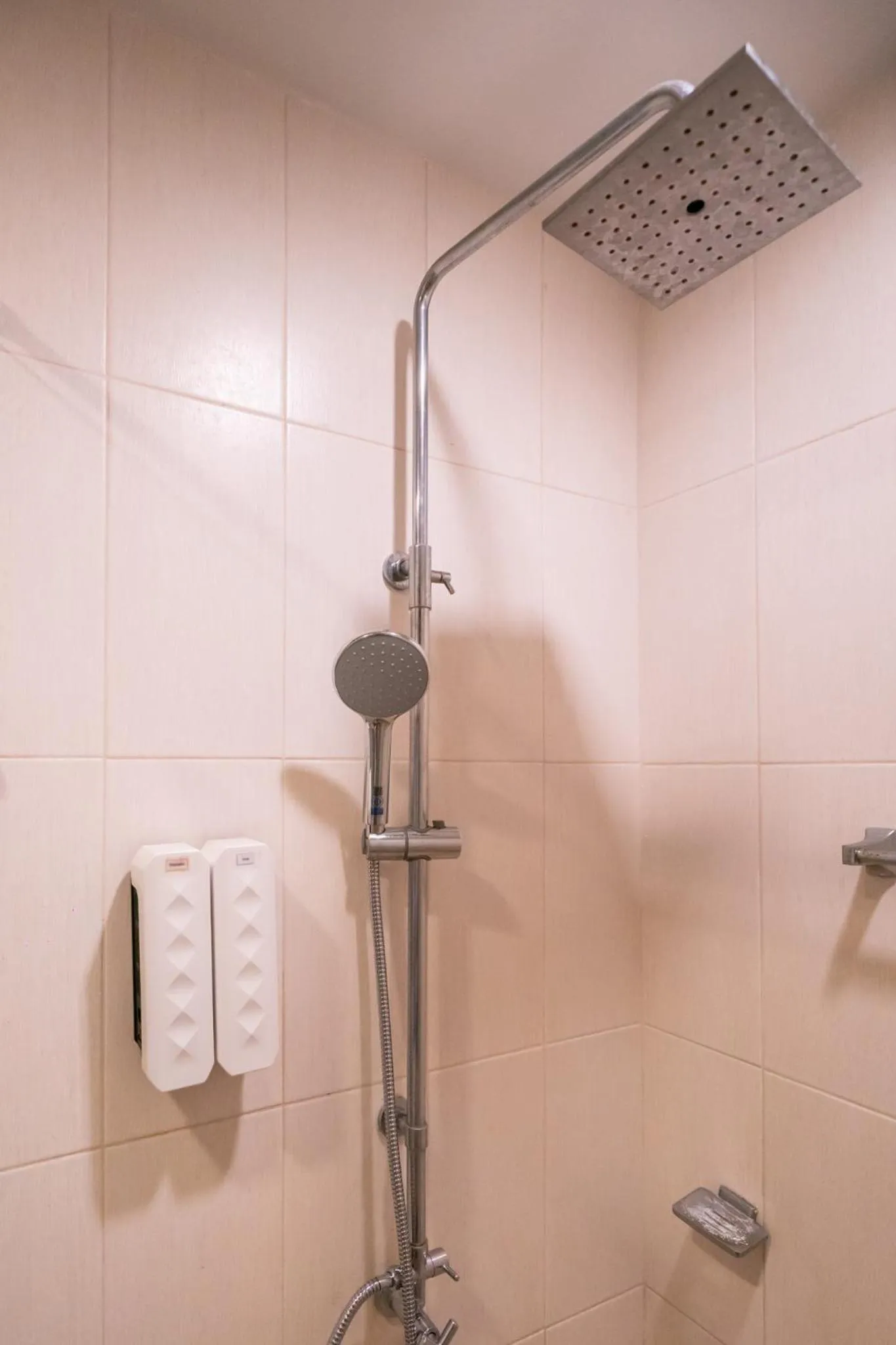 Shower in Golden Manora Hotel Bangtao Beach Phuket