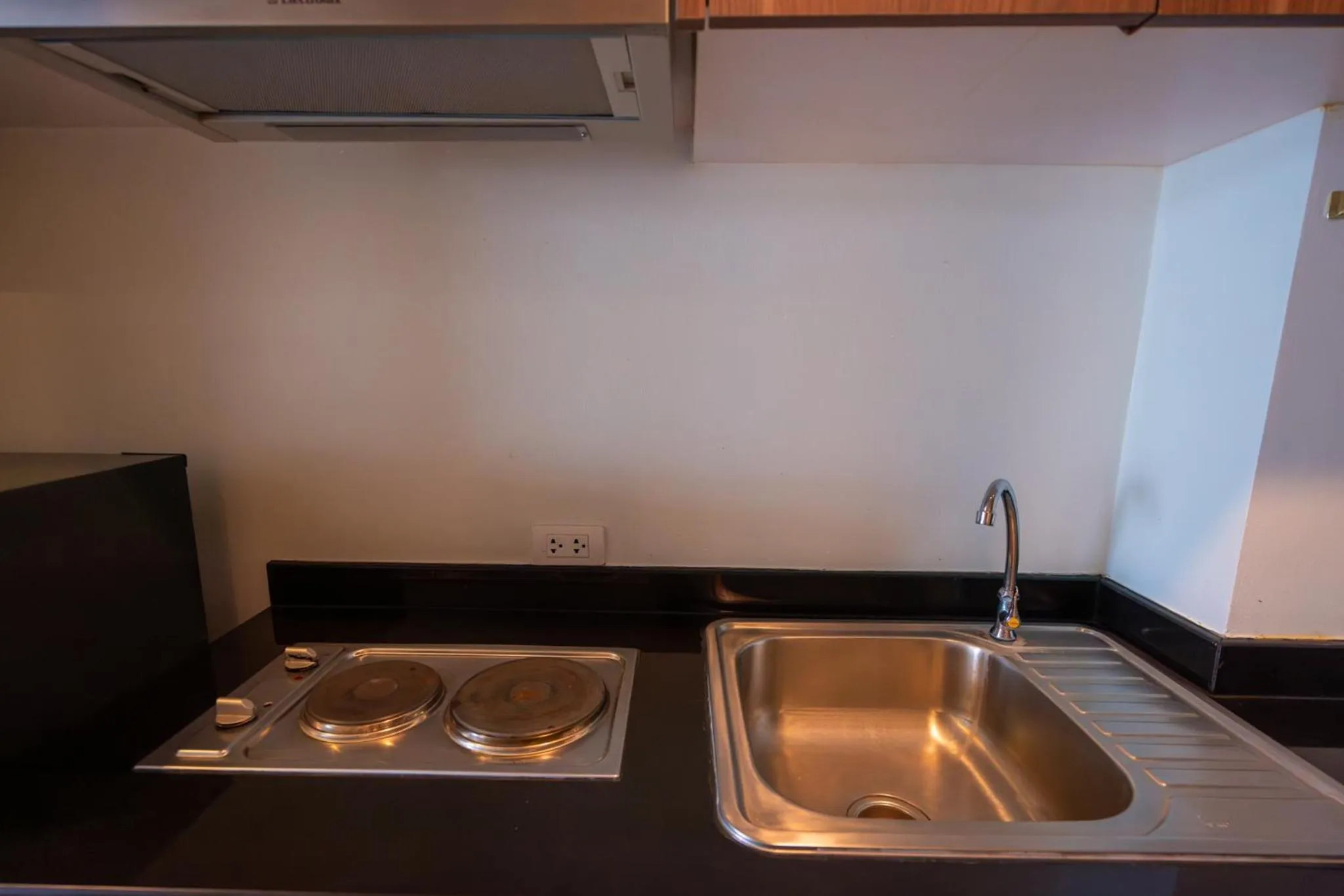 Kitchen or kitchenette in Golden Manora Hotel Bangtao Beach Phuket