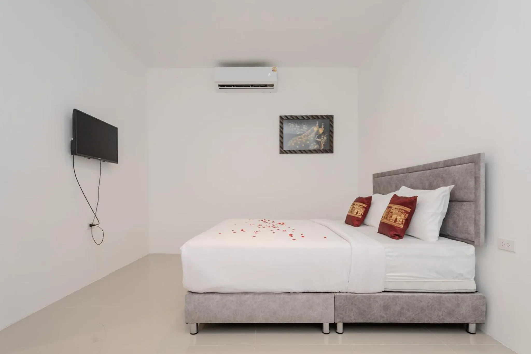 Bed in Golden Manora Hotel Bangtao Beach Phuket