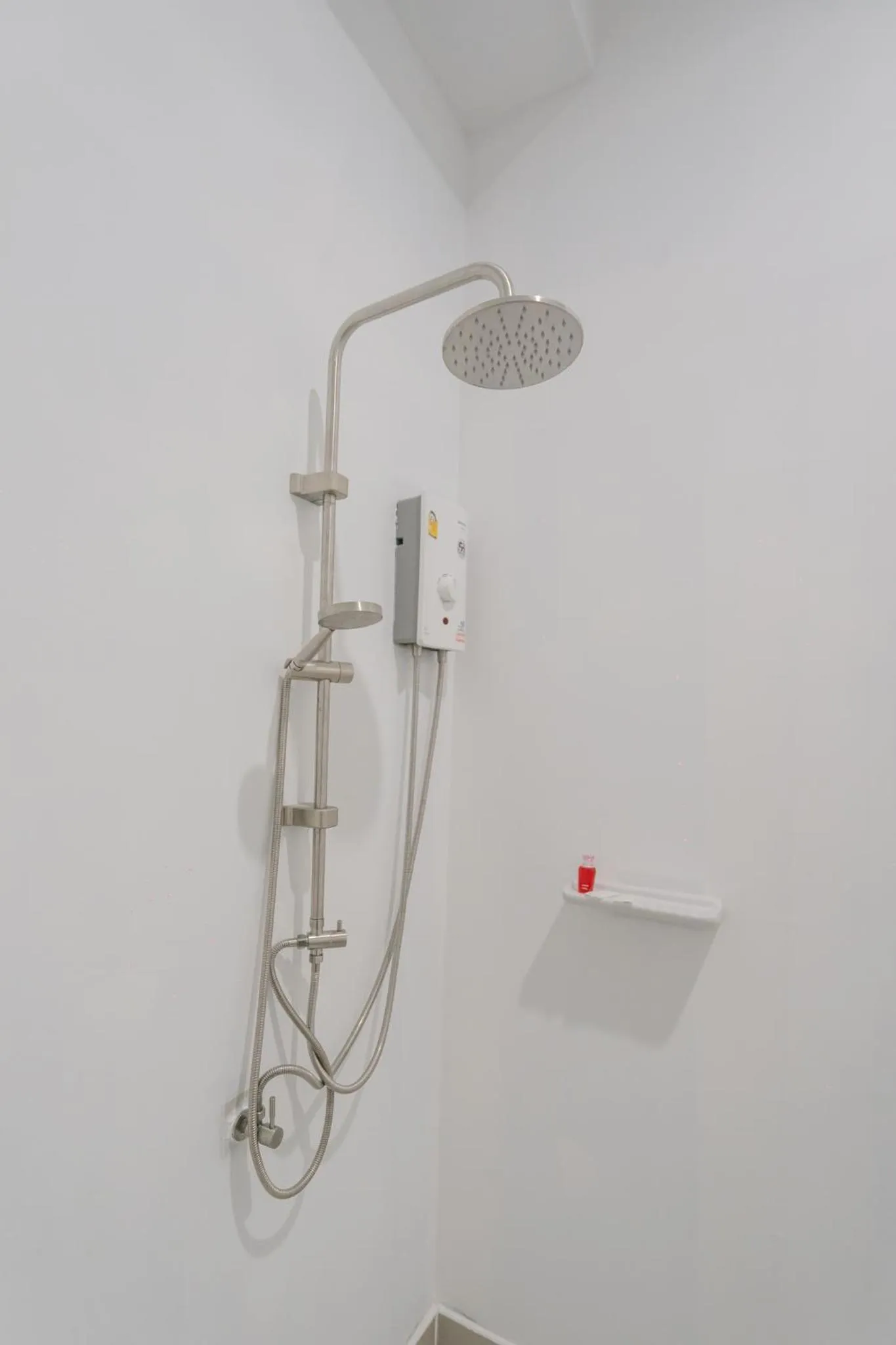 Shower in Golden Manora Hotel Bangtao Beach Phuket