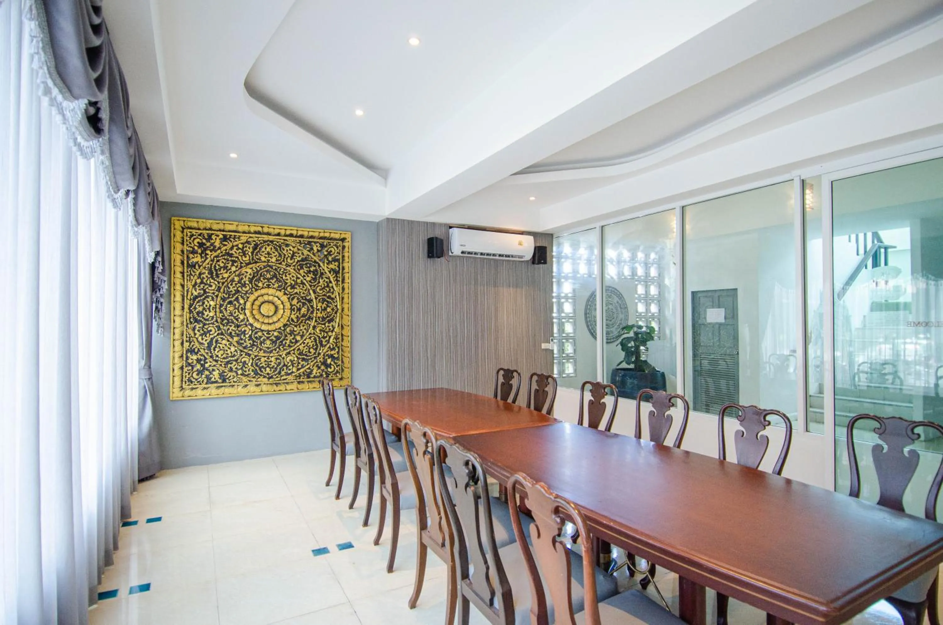 Restaurant/places to eat in Golden Manora Hotel Bangtao Beach Phuket