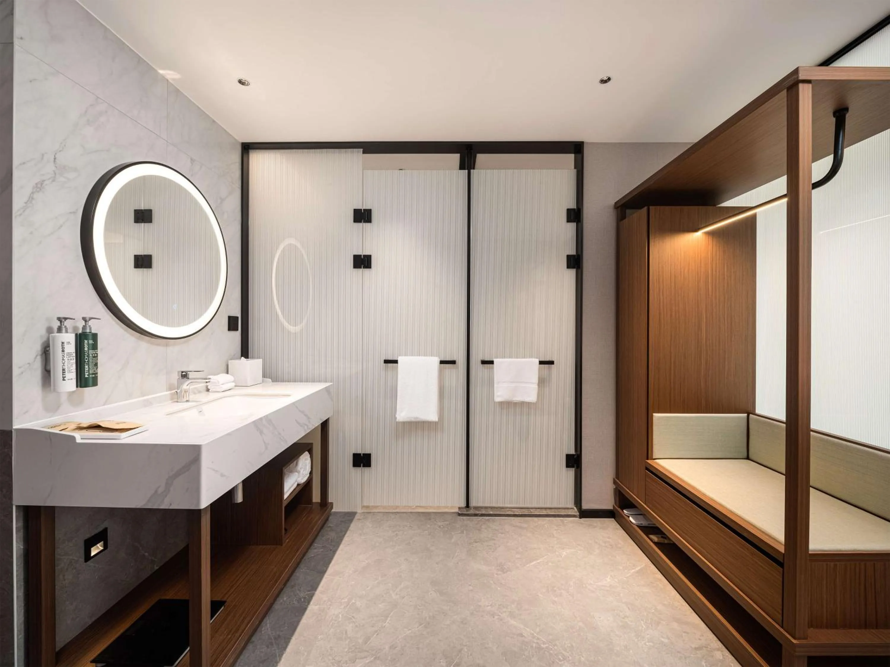 Bathroom, Bed in Hilton Garden Inn Anqing Susong