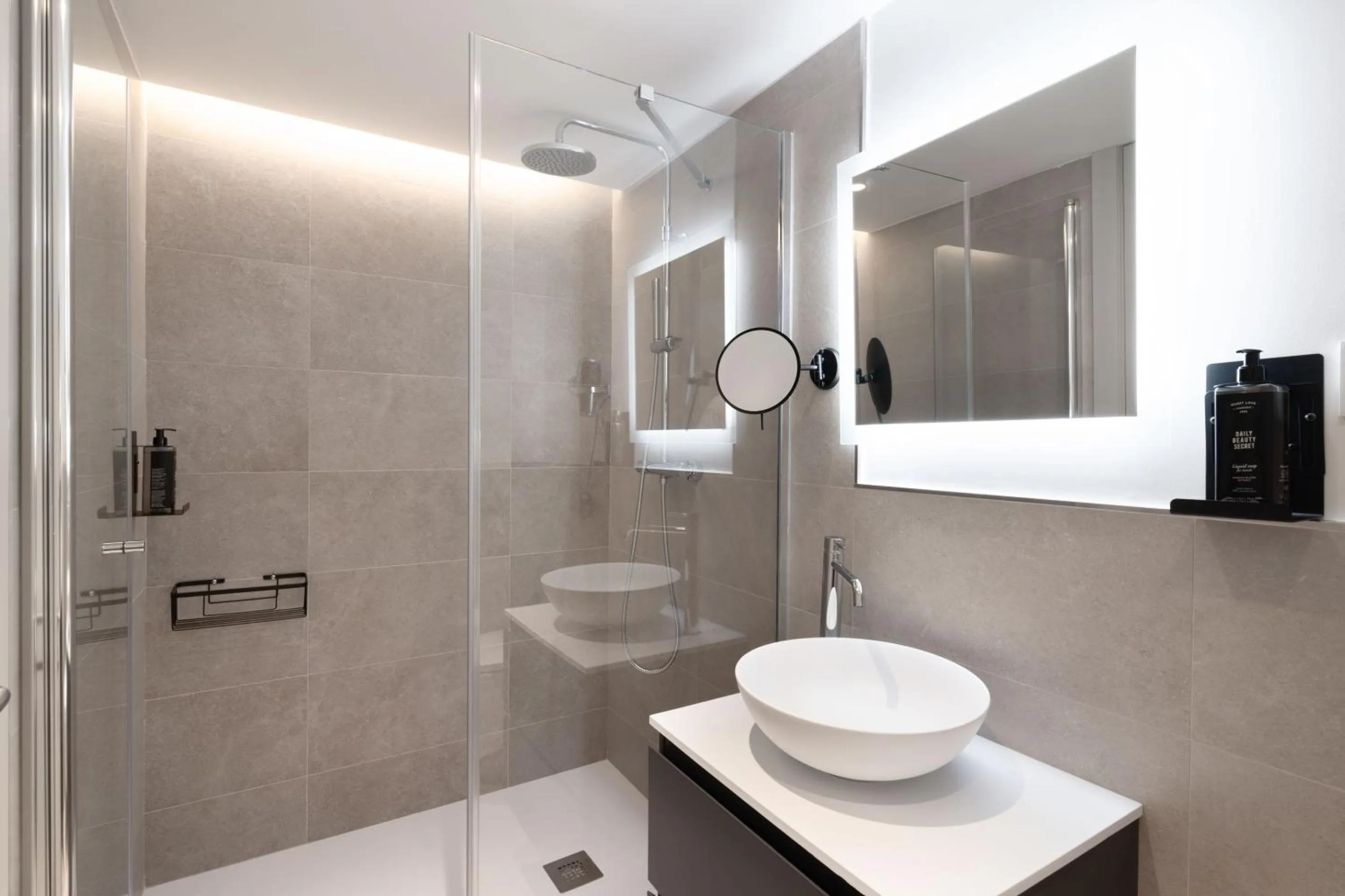 Shower in Limehome Madrid Calle de Juan Hurtado de Mendoza