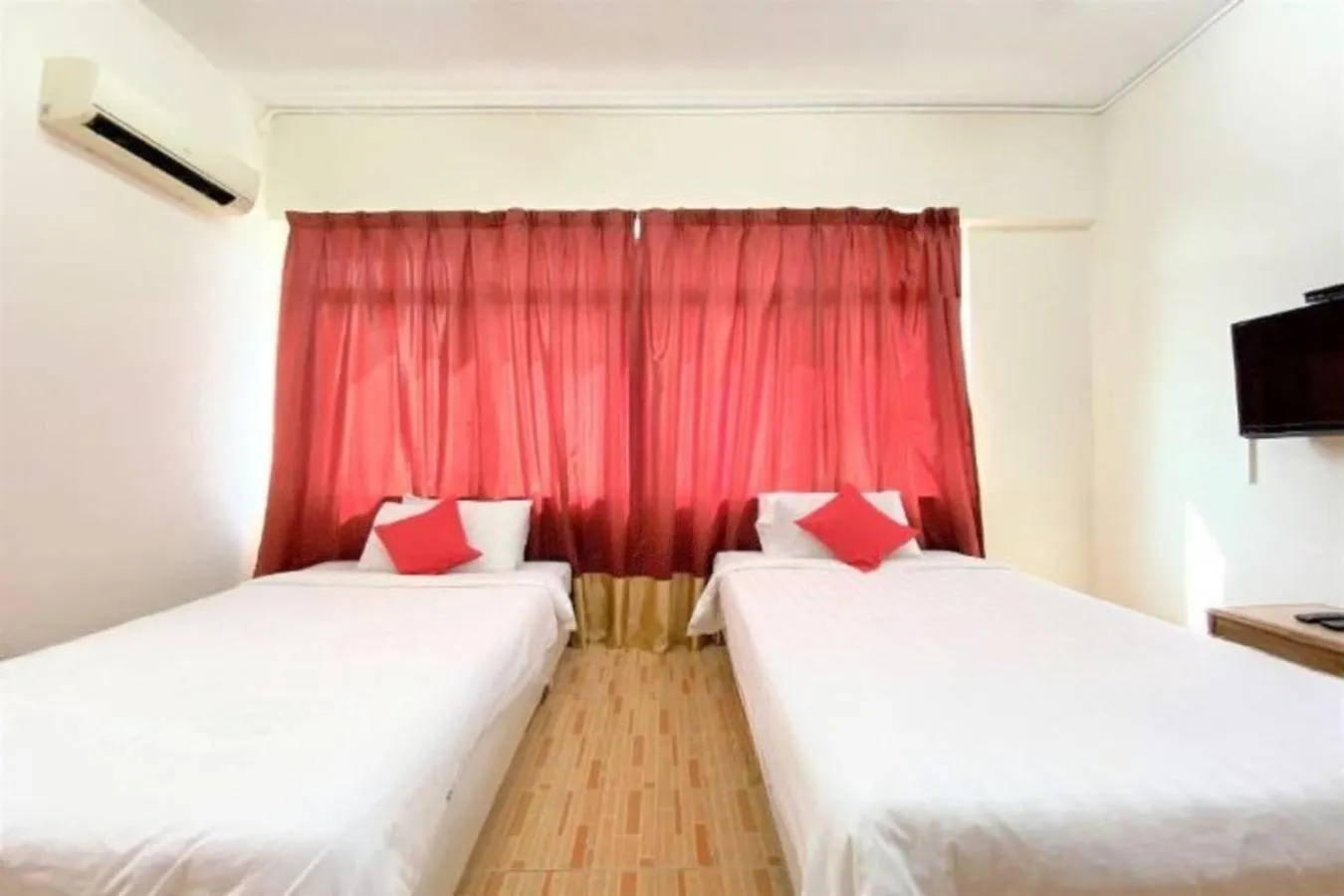 Bed in B Hotel Penang