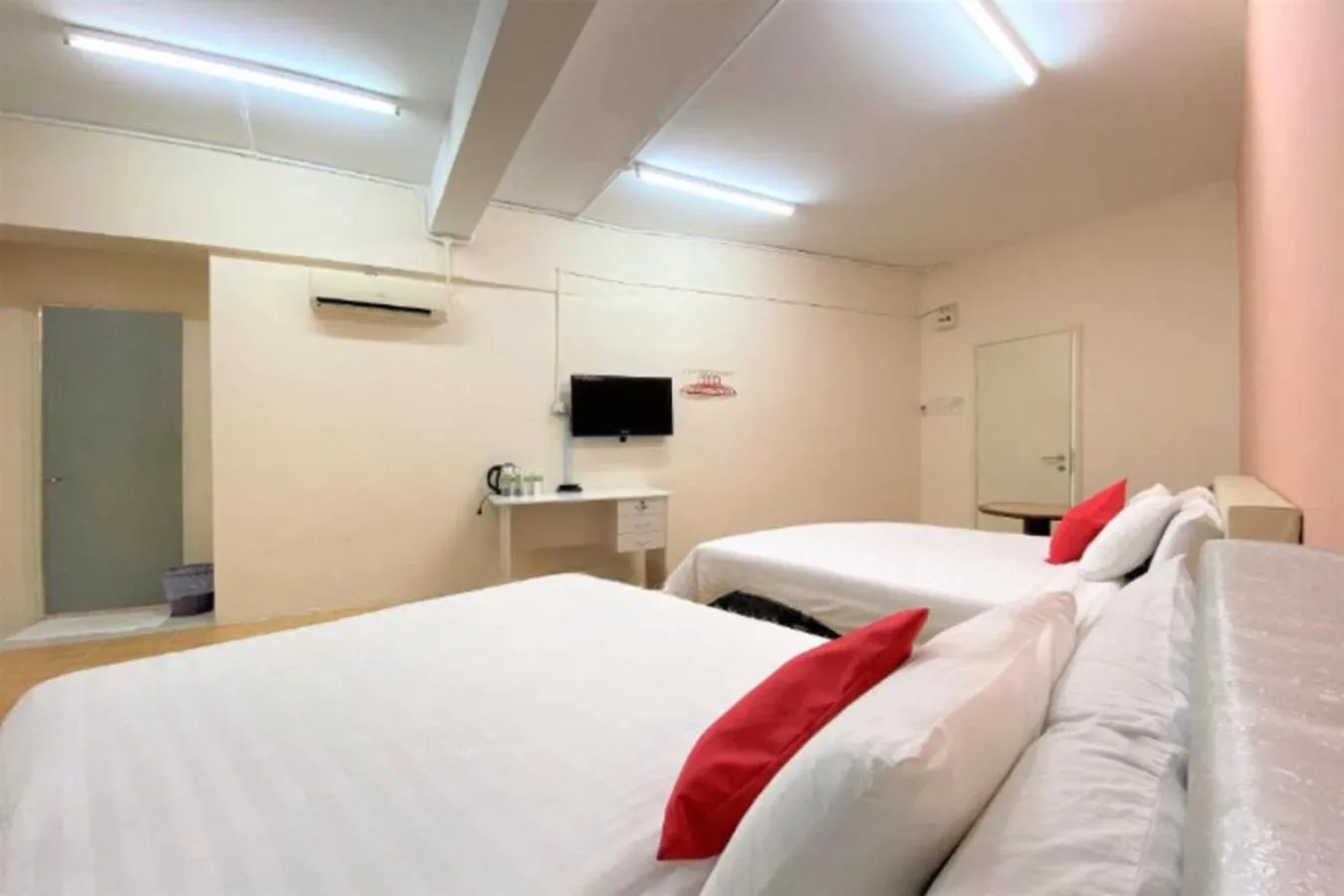 Bed in B Hotel Penang