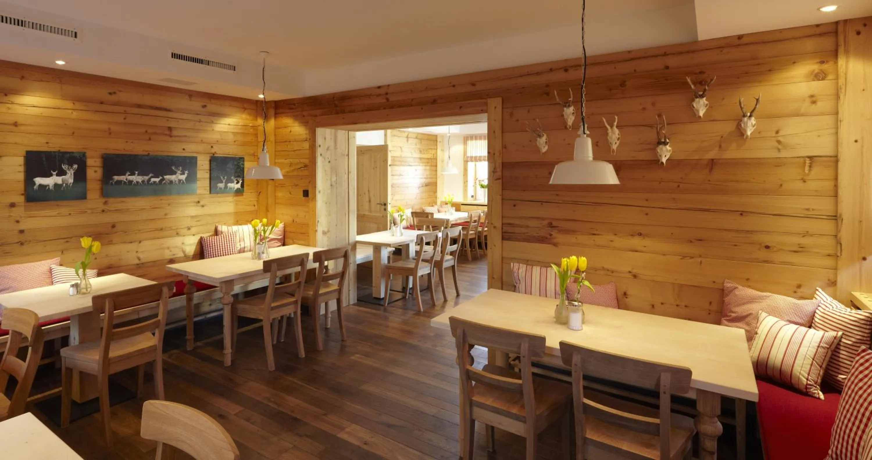 Restaurant/places to eat in Gasthof Neuwirt Unterföhring