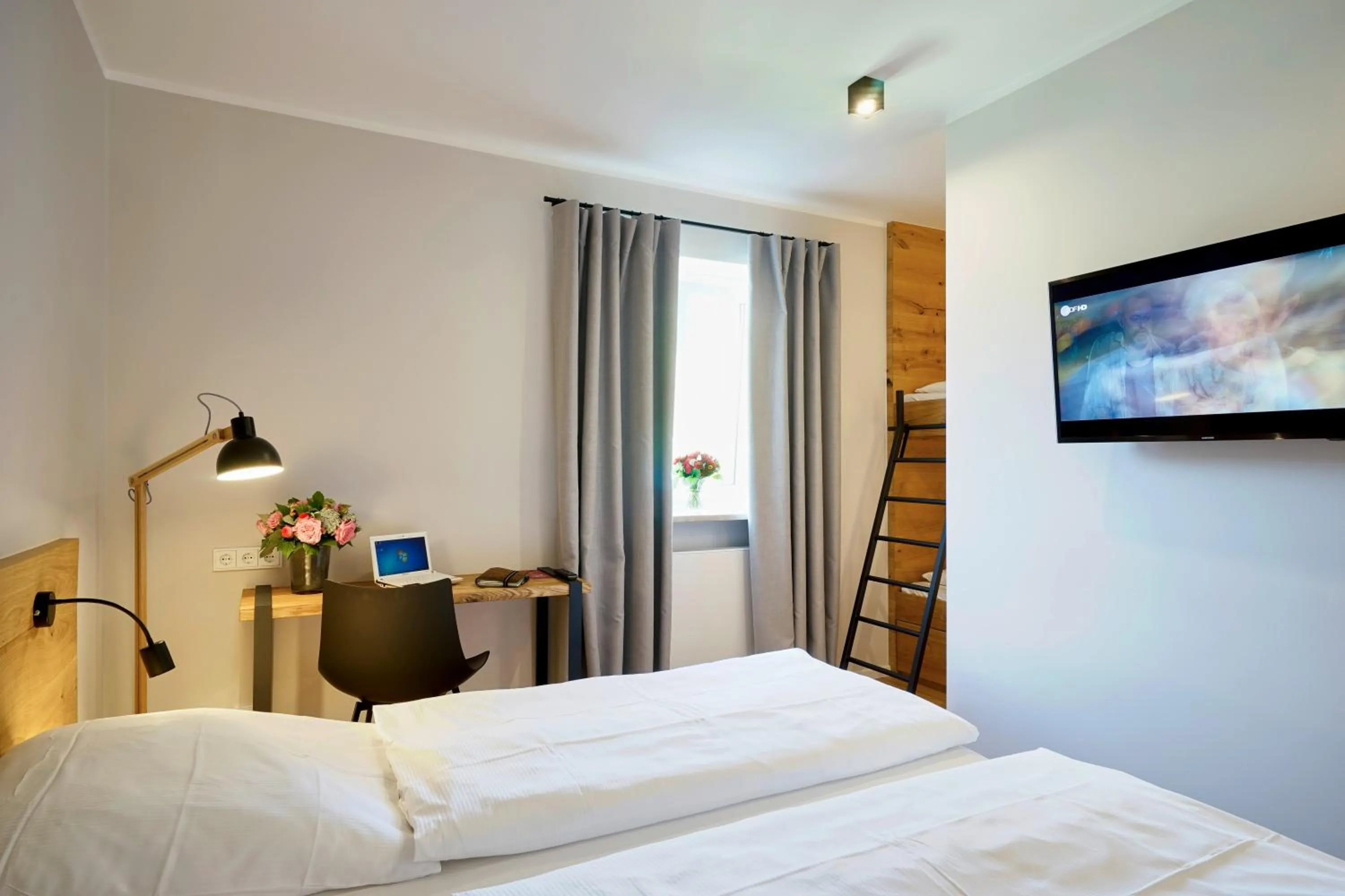 Bed in Gasthof Neuwirt Unterföhring