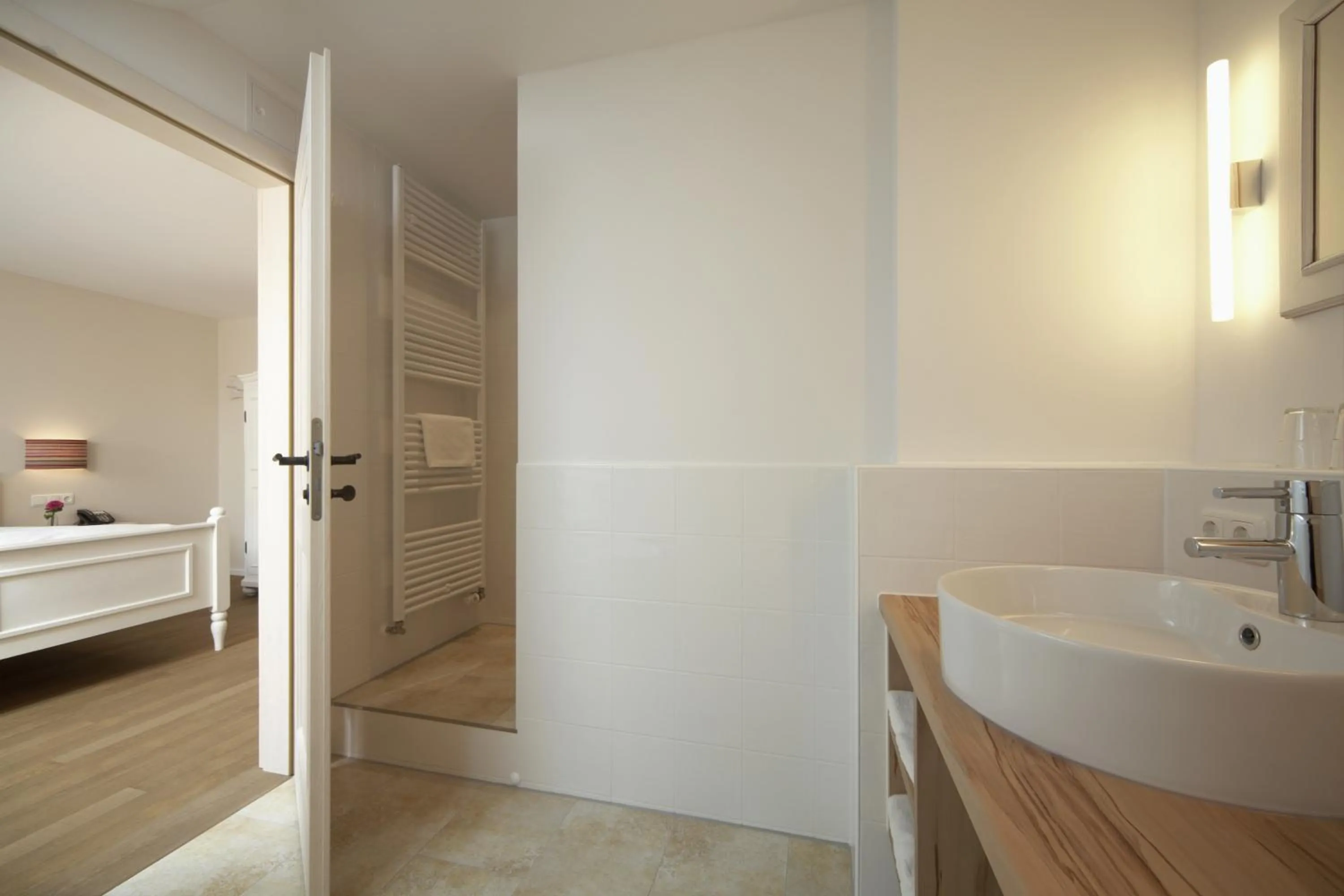 Shower in Gasthof Neuwirt Unterföhring