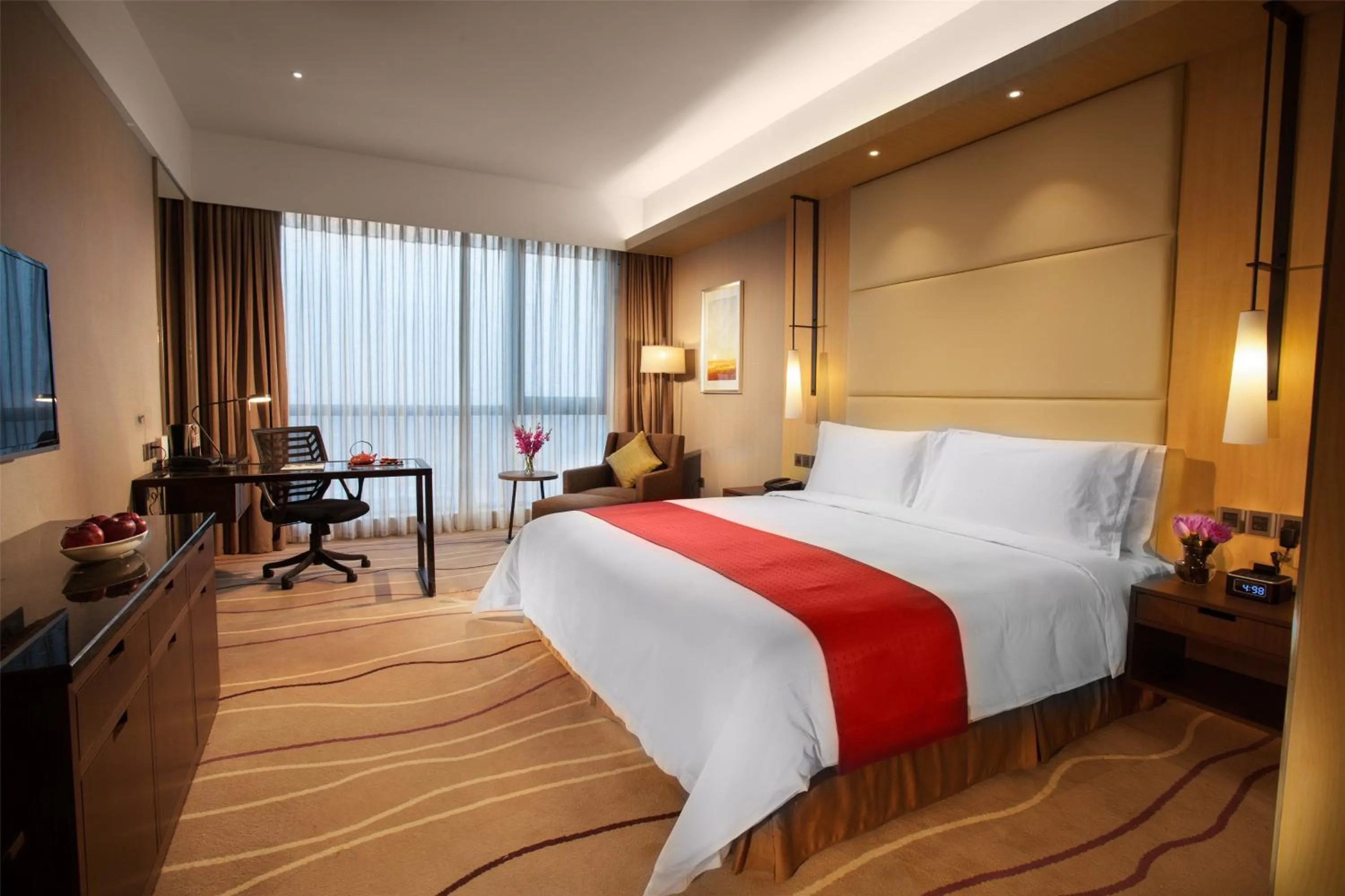 Photo of the whole room, Bed in Holiday Inn Putian Xiuyu by IHG