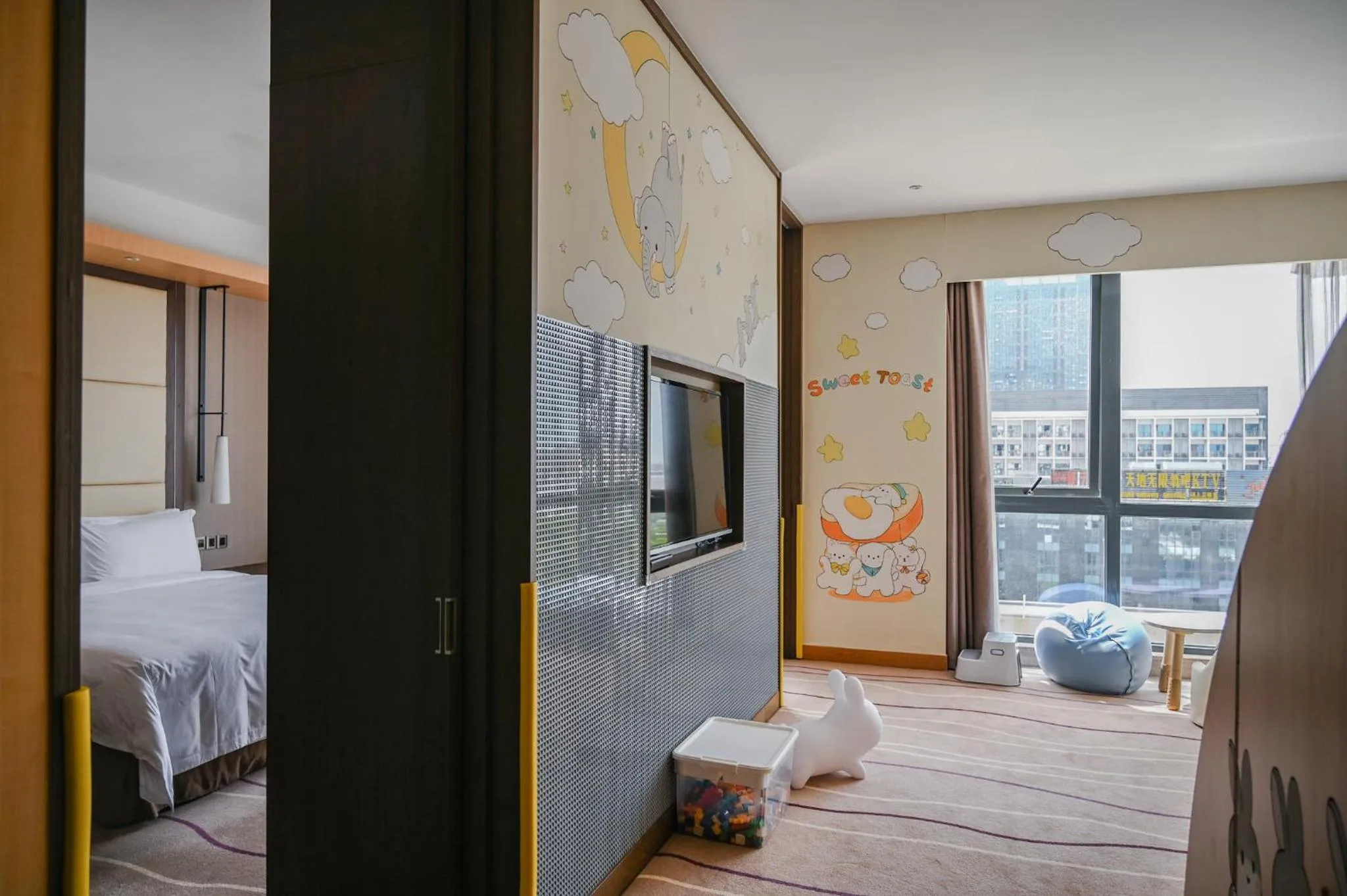 Photo of the whole room, Bed in Holiday Inn Putian Xiuyu by IHG