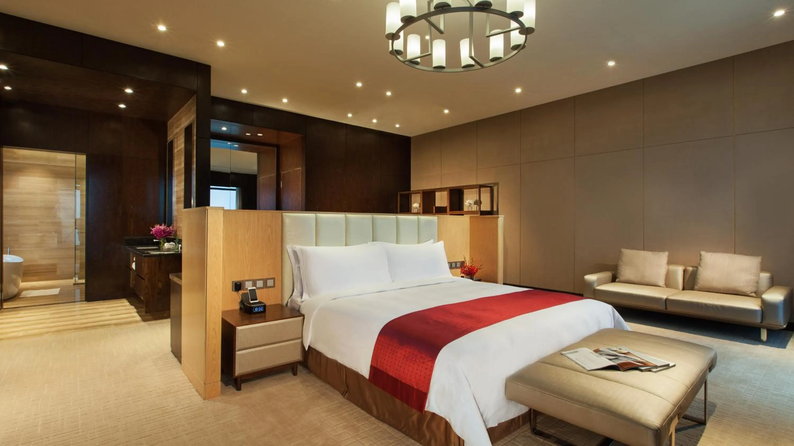 Photo of the whole room, Bed in Holiday Inn Putian Xiuyu by IHG