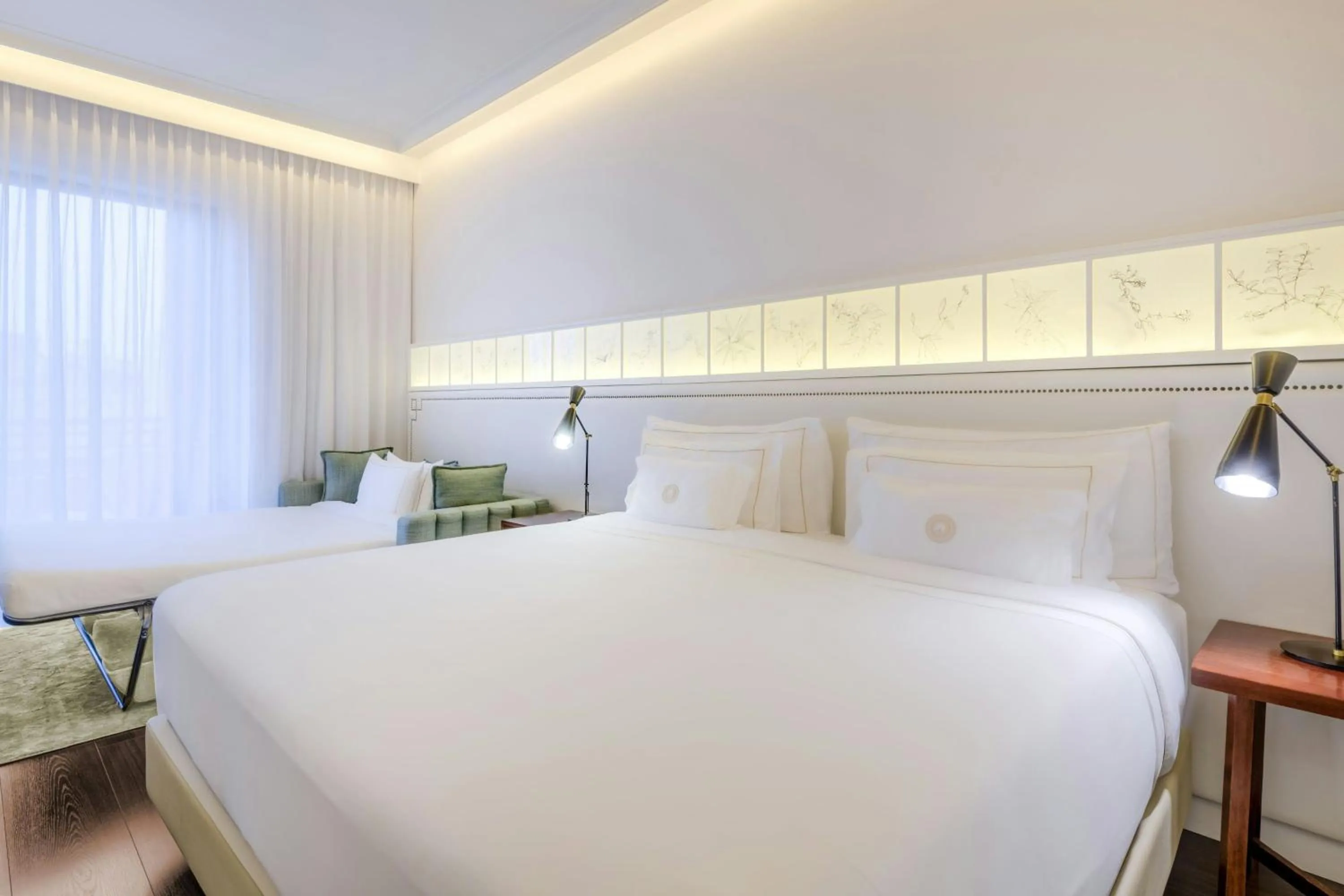 Photo of the whole room, Bed in Cotton House Hotel, Autograph Collection