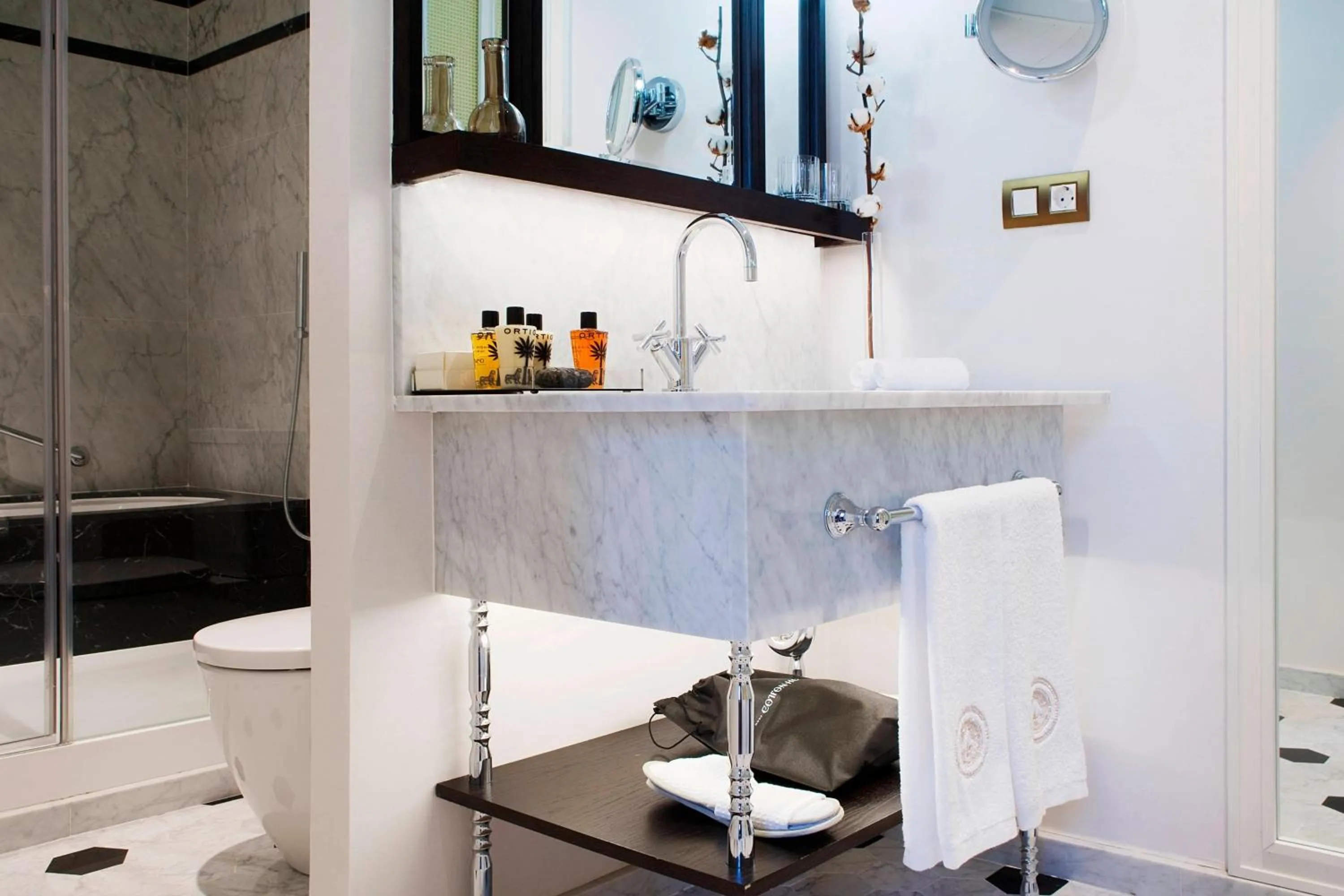 Bathroom in Cotton House Hotel, Autograph Collection