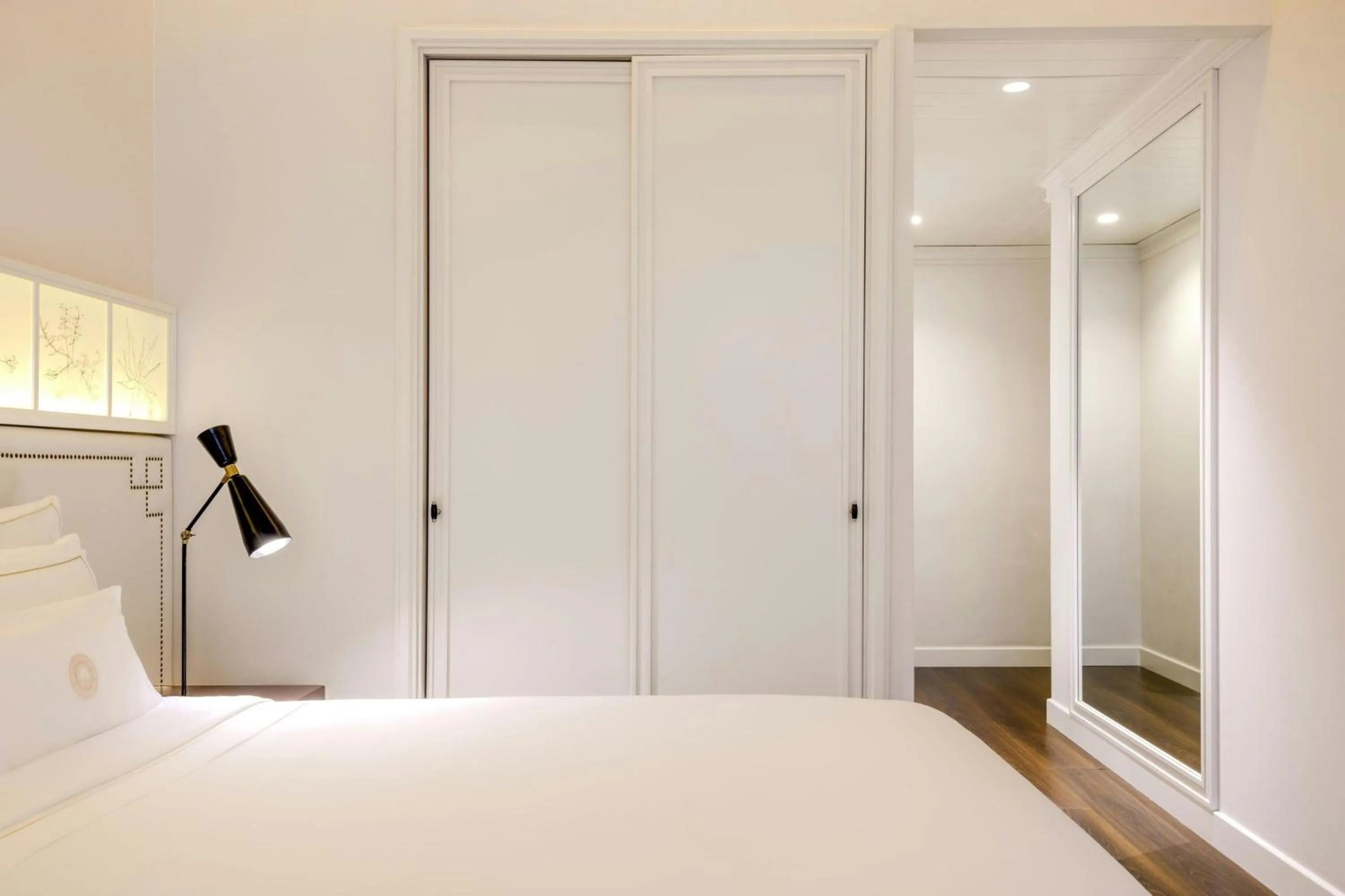 Photo of the whole room, Bed in Cotton House Hotel, Autograph Collection