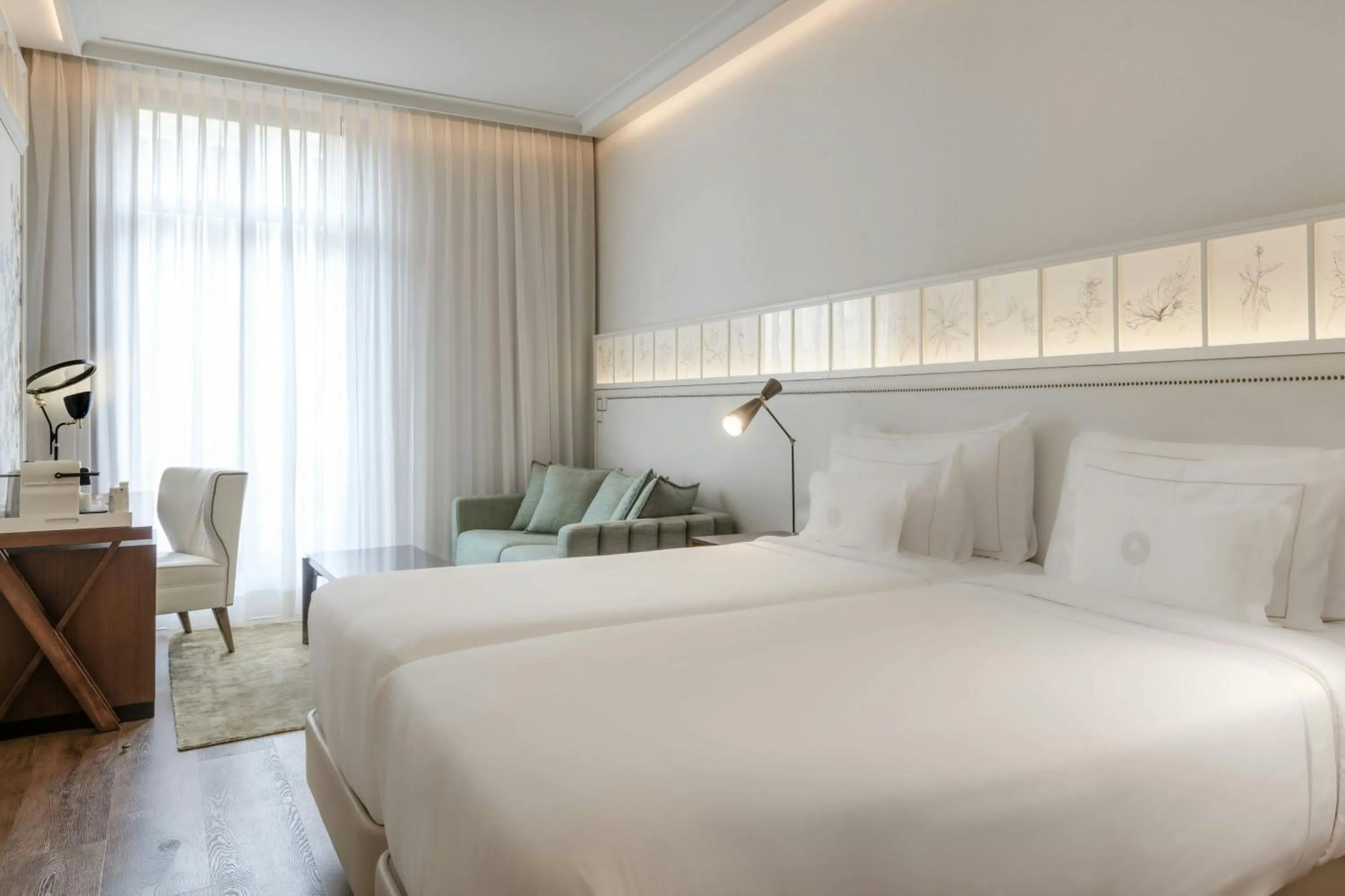 Photo of the whole room, Bed in Cotton House Hotel, Autograph Collection