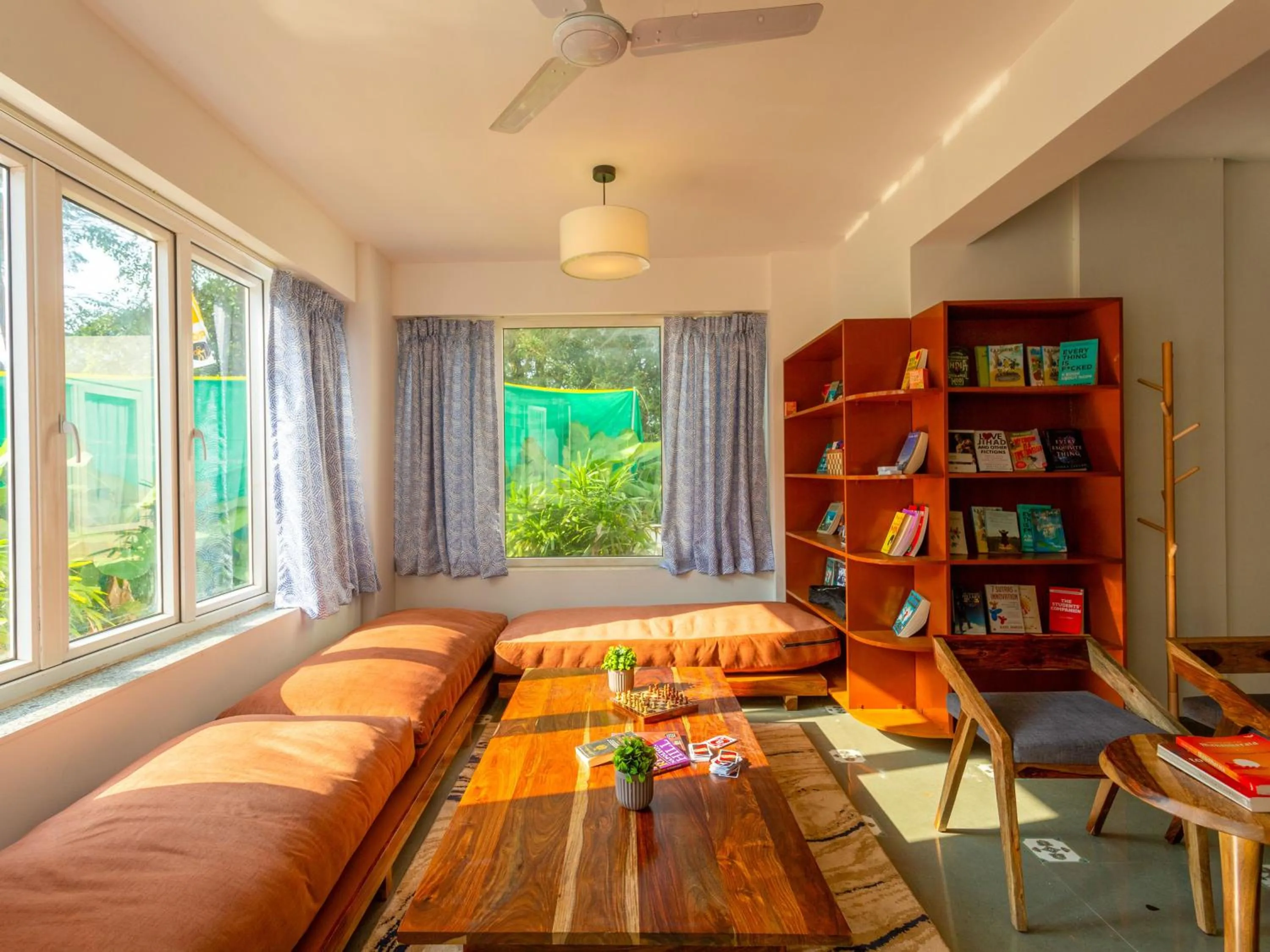 Library in The Hosteller Goa, Old Goa