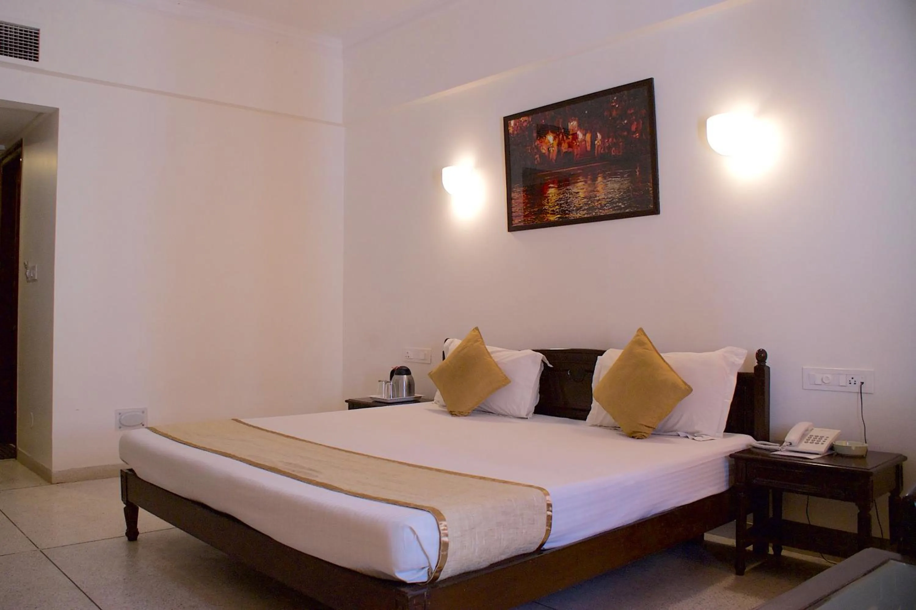 Bedroom, Bed in Hotel Alpana