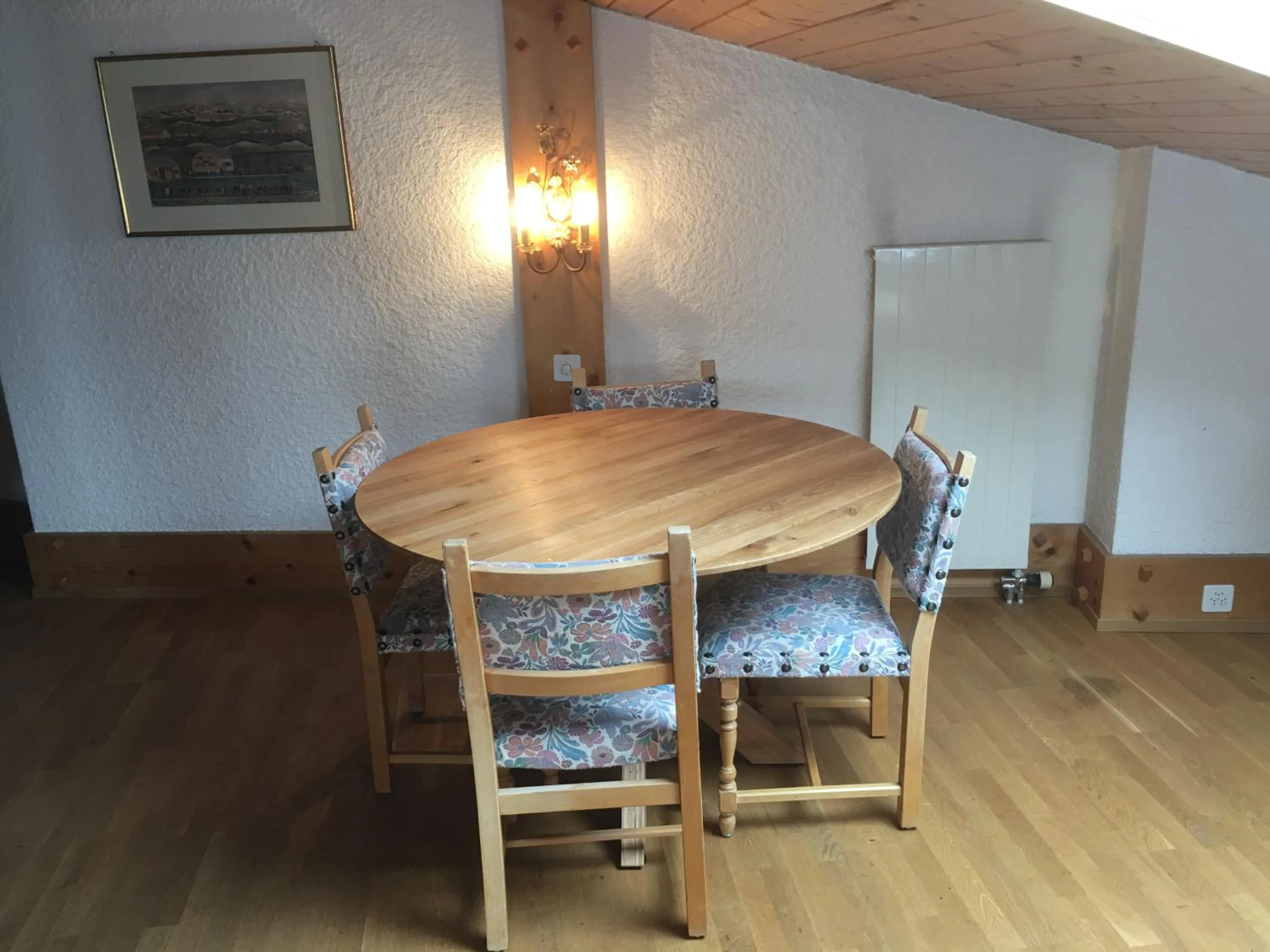 Dining area in Apartment 162 - Bristol