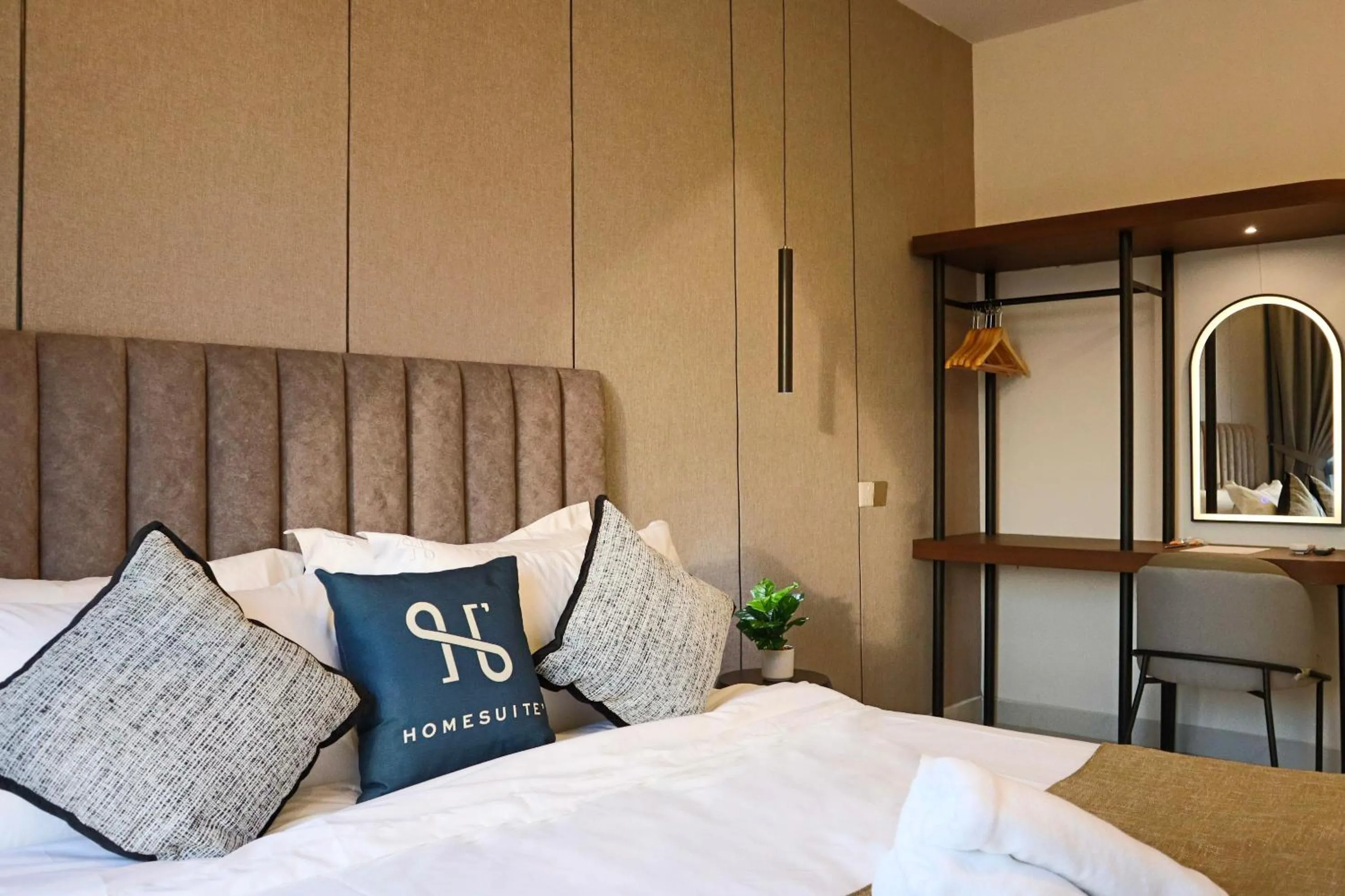 Bedroom, Bed in The SIGAR Hotel at Sutera Bay