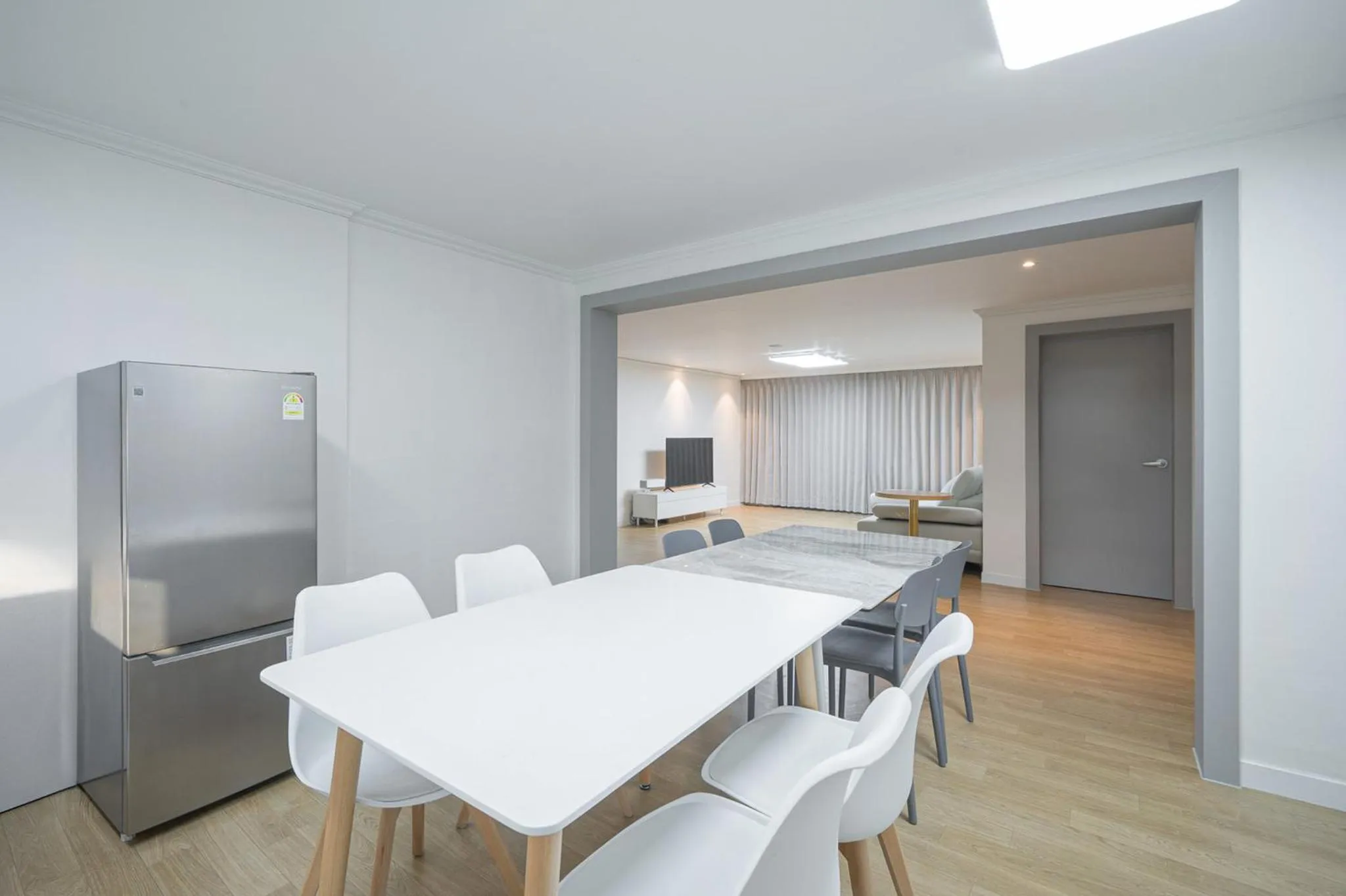 Elegance hotel hwangridan