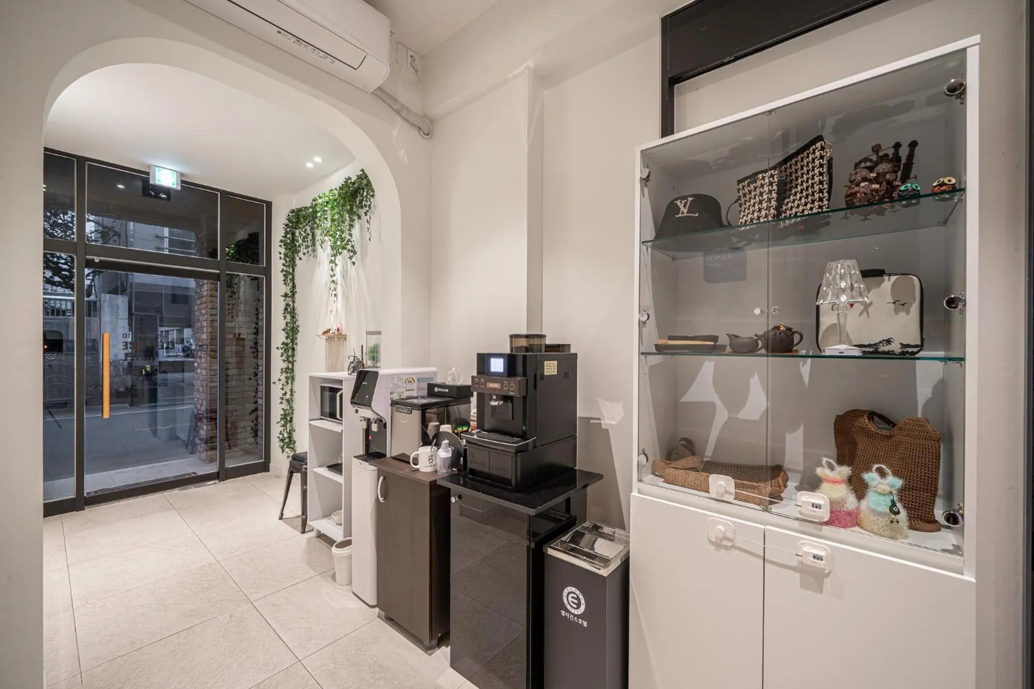 Lobby or reception in Elegance hotel hwangridan