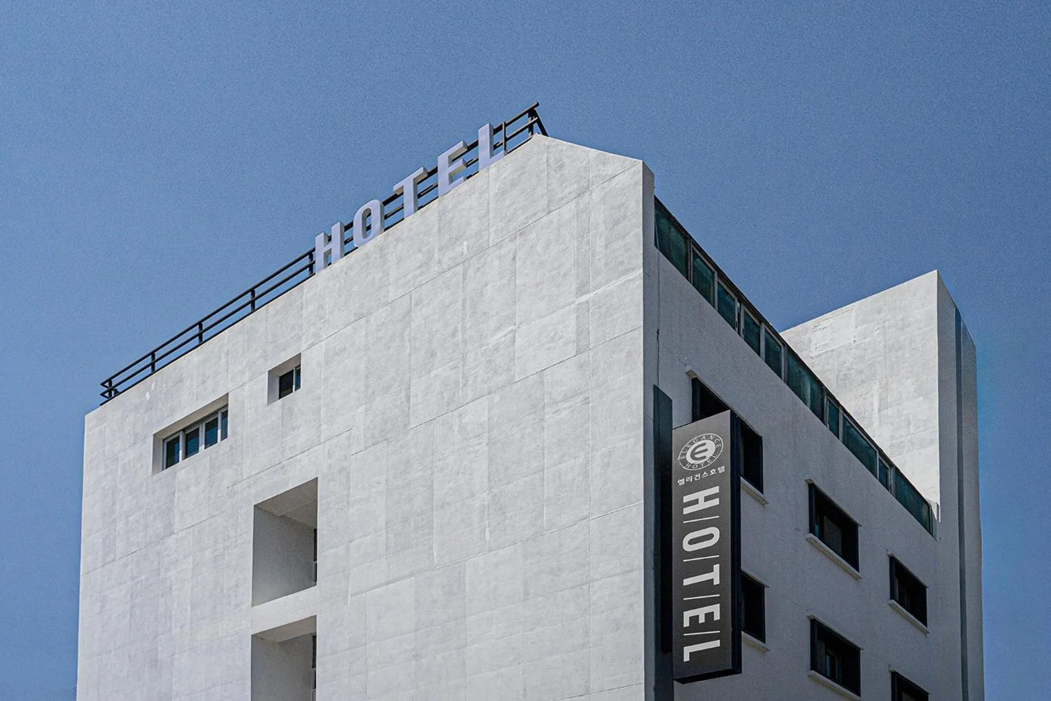 Property building in Elegance hotel hwangridan