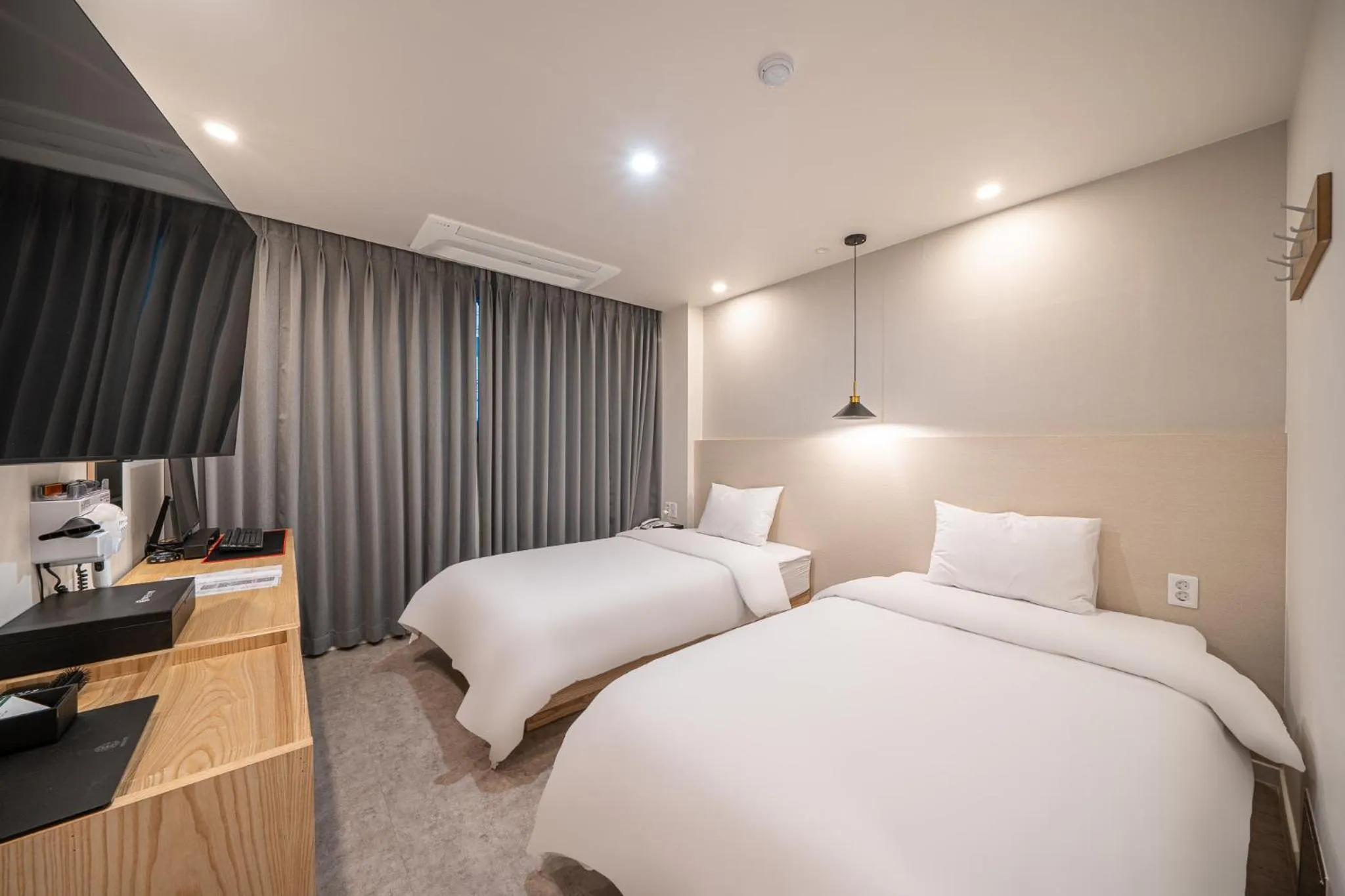 Bed in Elegance hotel hwangridan