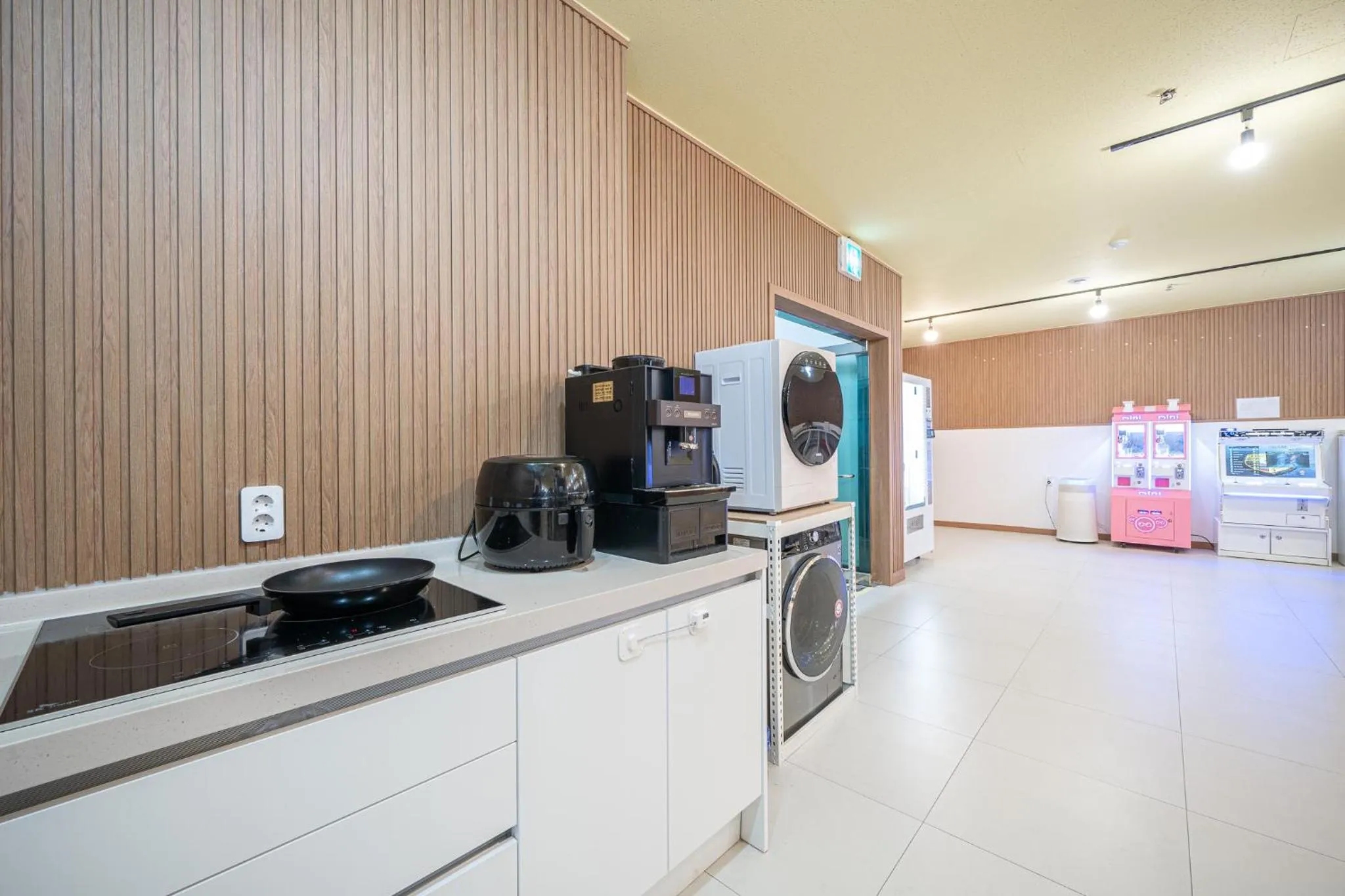 Kitchen or kitchenette in Elegance hotel hwangridan