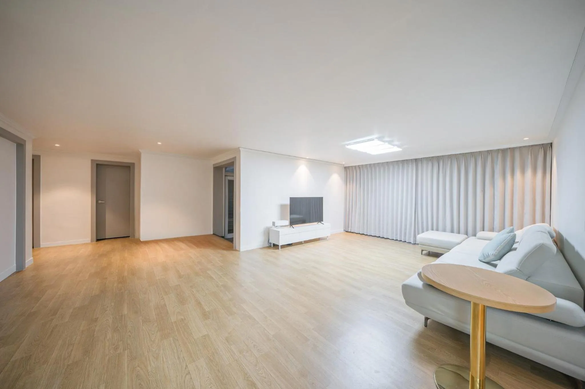 Elegance hotel hwangridan