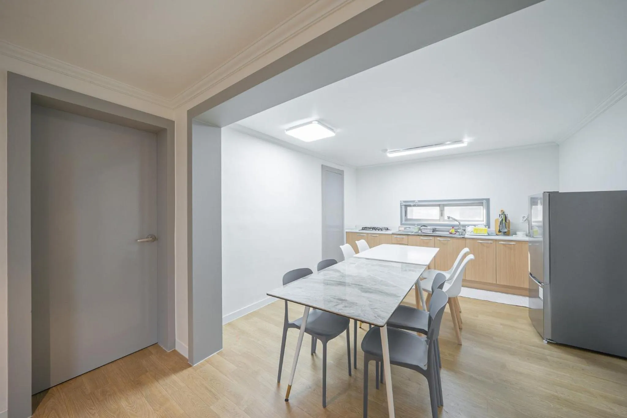 Elegance hotel hwangridan