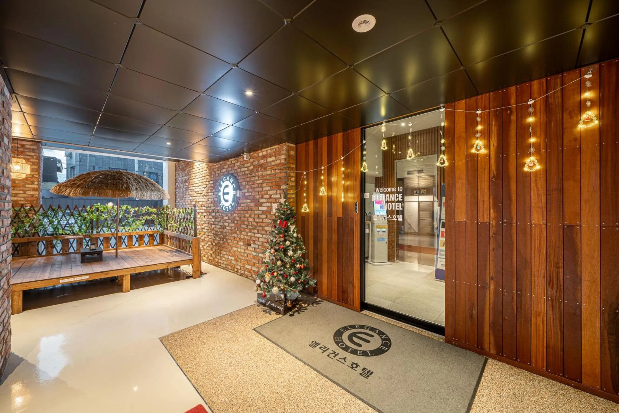 Seating area in Elegance hotel hwangridan