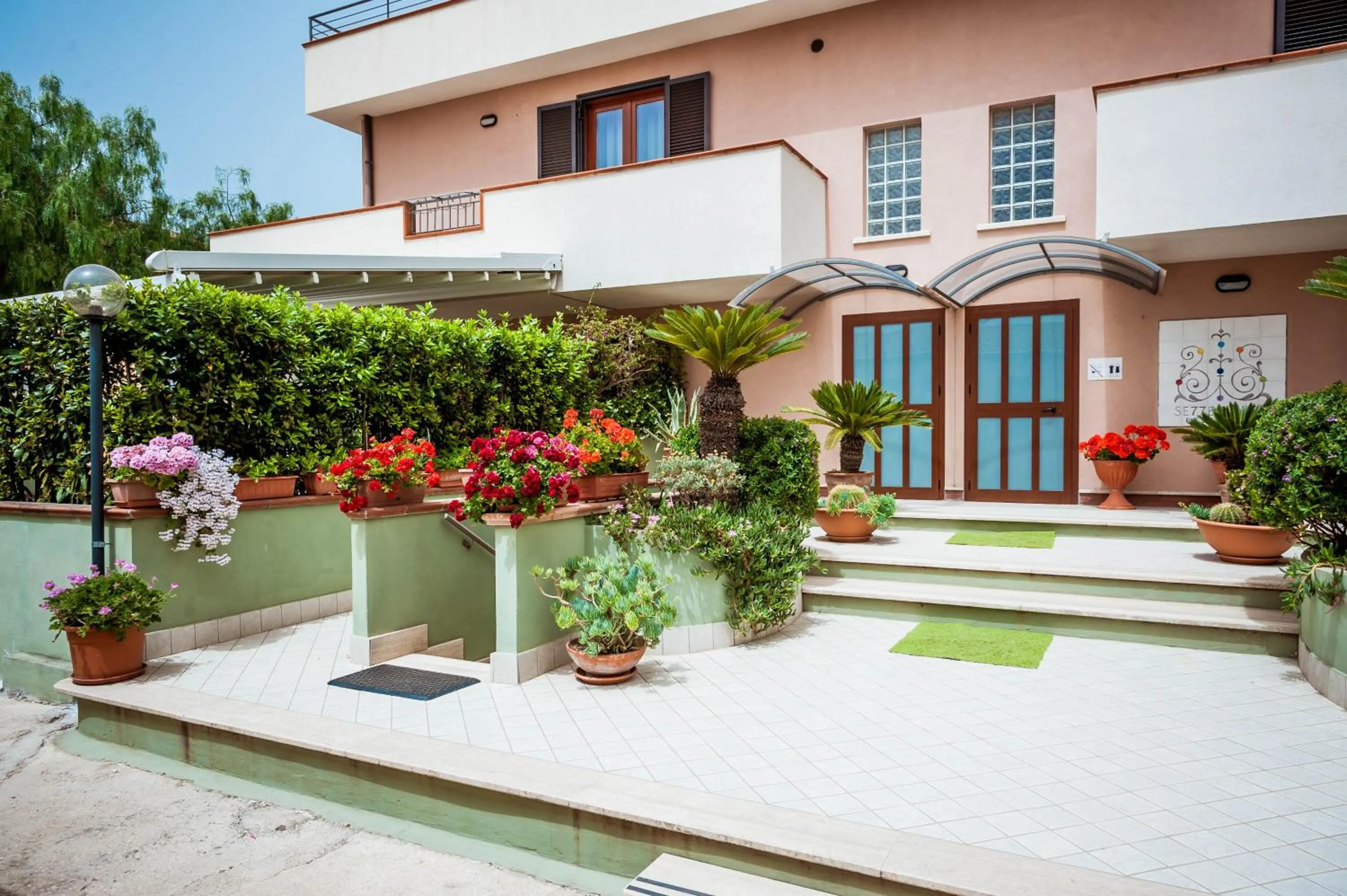 Facade/entrance in Settessenze Residence & Rooms