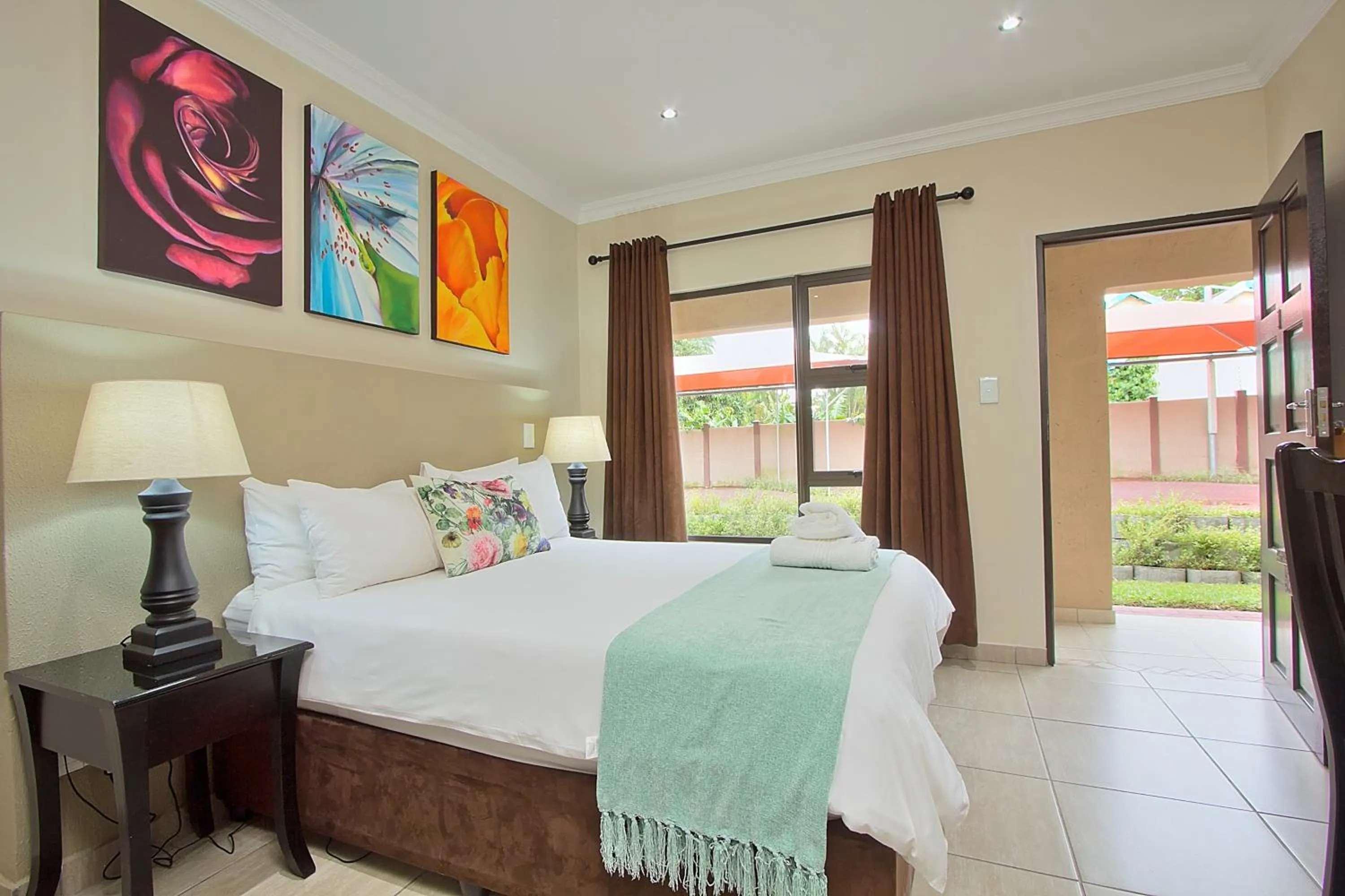 Bedroom, Bed in Gecko Inn