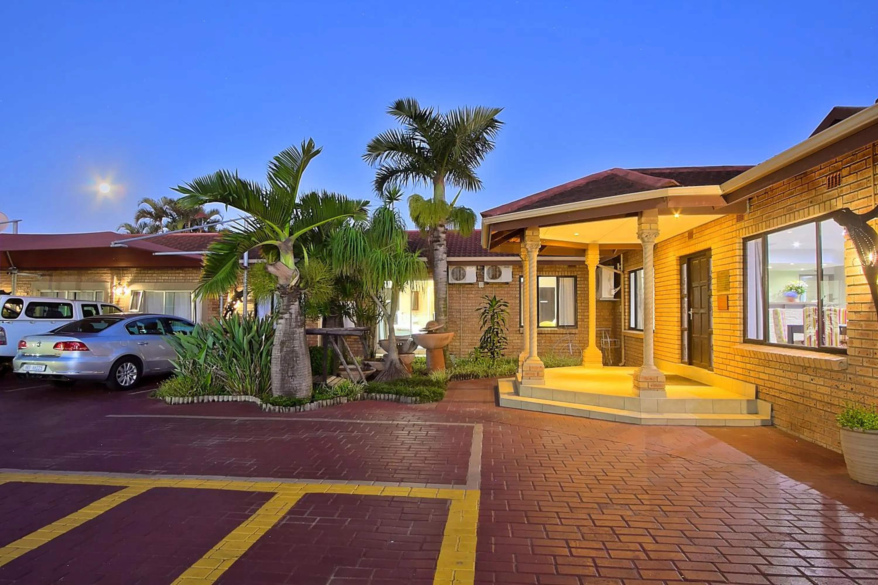 Facade/entrance in Gecko Inn