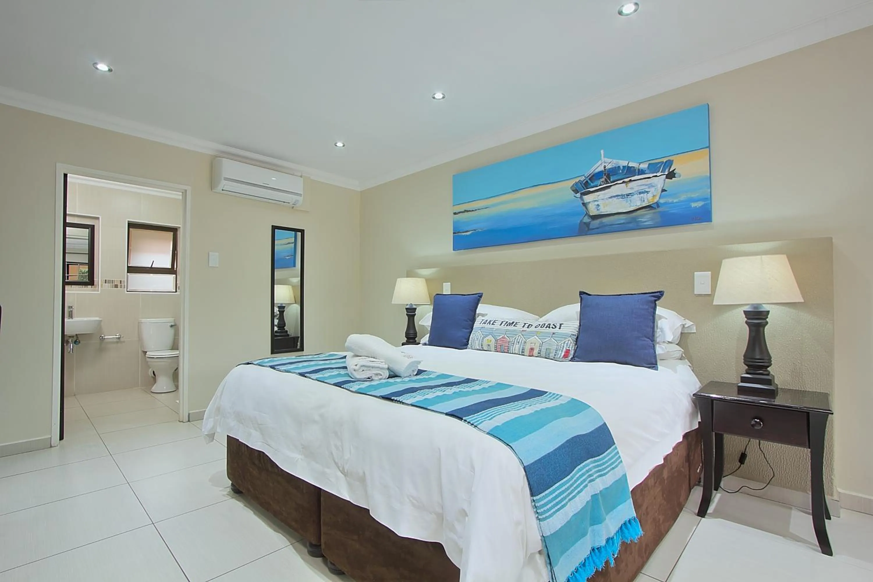 Bedroom, Bed in Gecko Inn