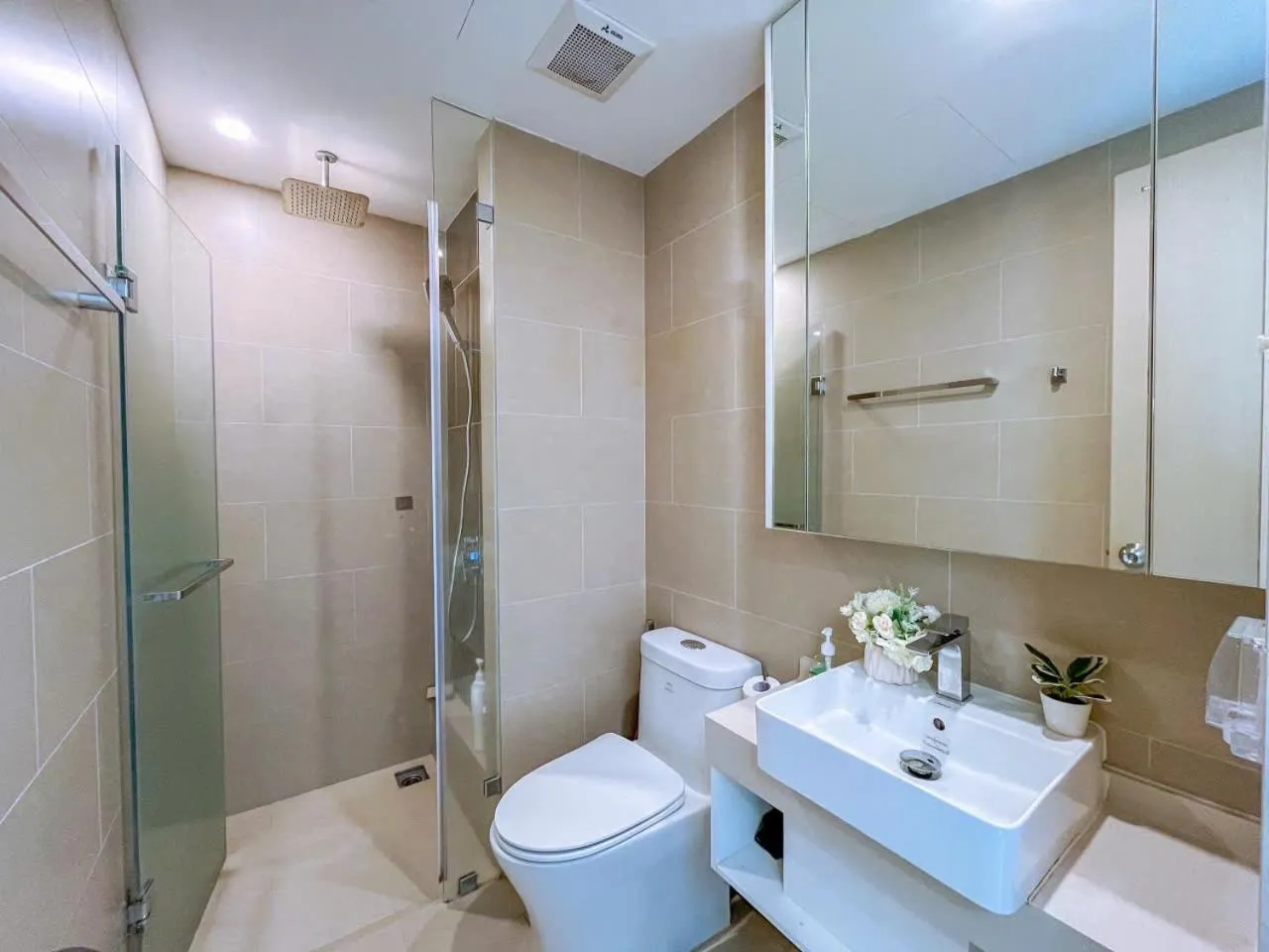 Shower in The Sóng Vũng Tàu - Thương's Homestay