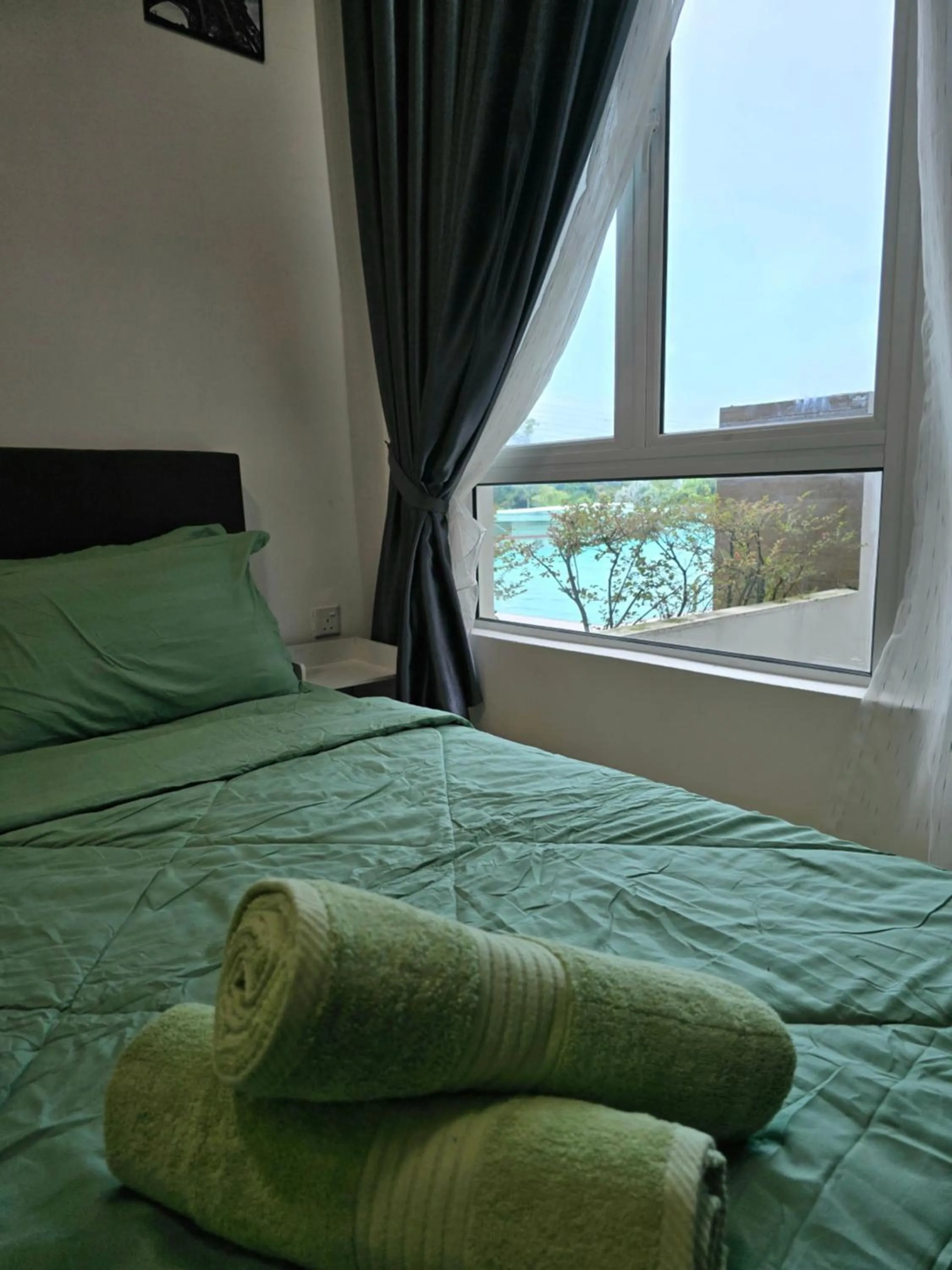 Pool view, Bed in Khaimal Valley Suite - Pool View