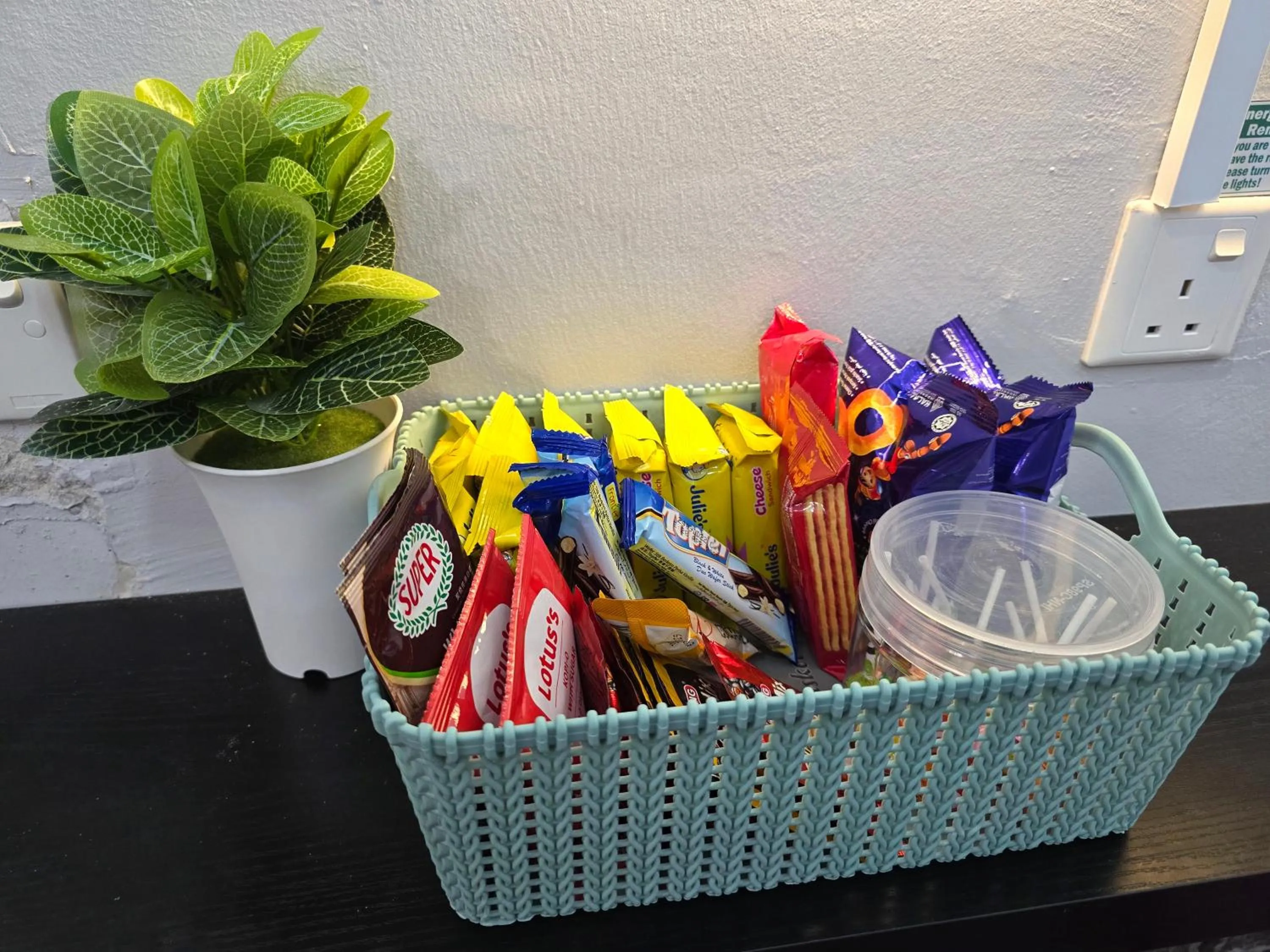 Coffee/tea facilities in Khaimal Valley Suite - Pool View