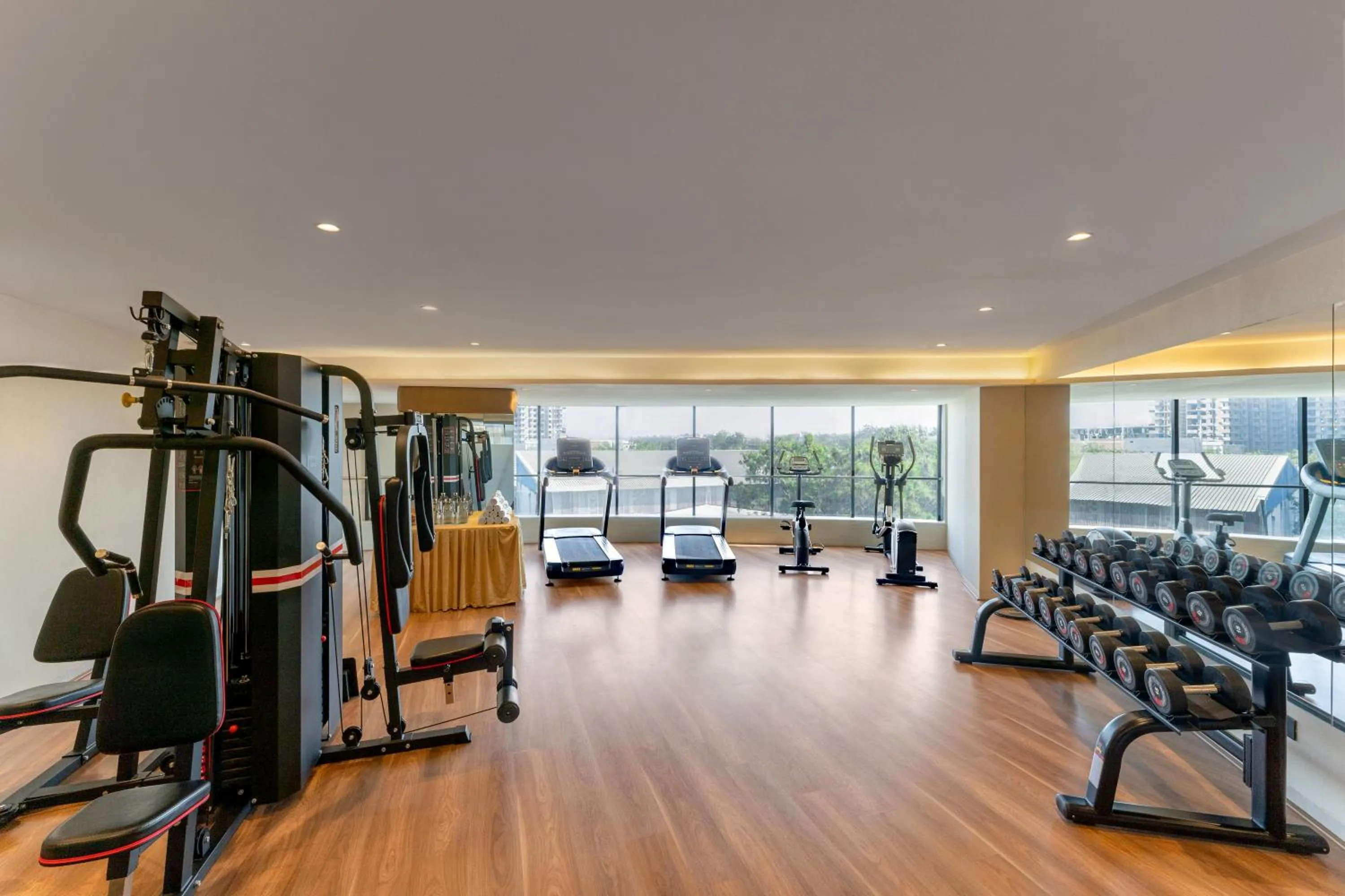Fitness centre/facilities in Clarks Inn Suites Hyderabad Airport