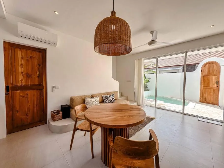 Las Casas Canggu Minimalist Studio with Pool